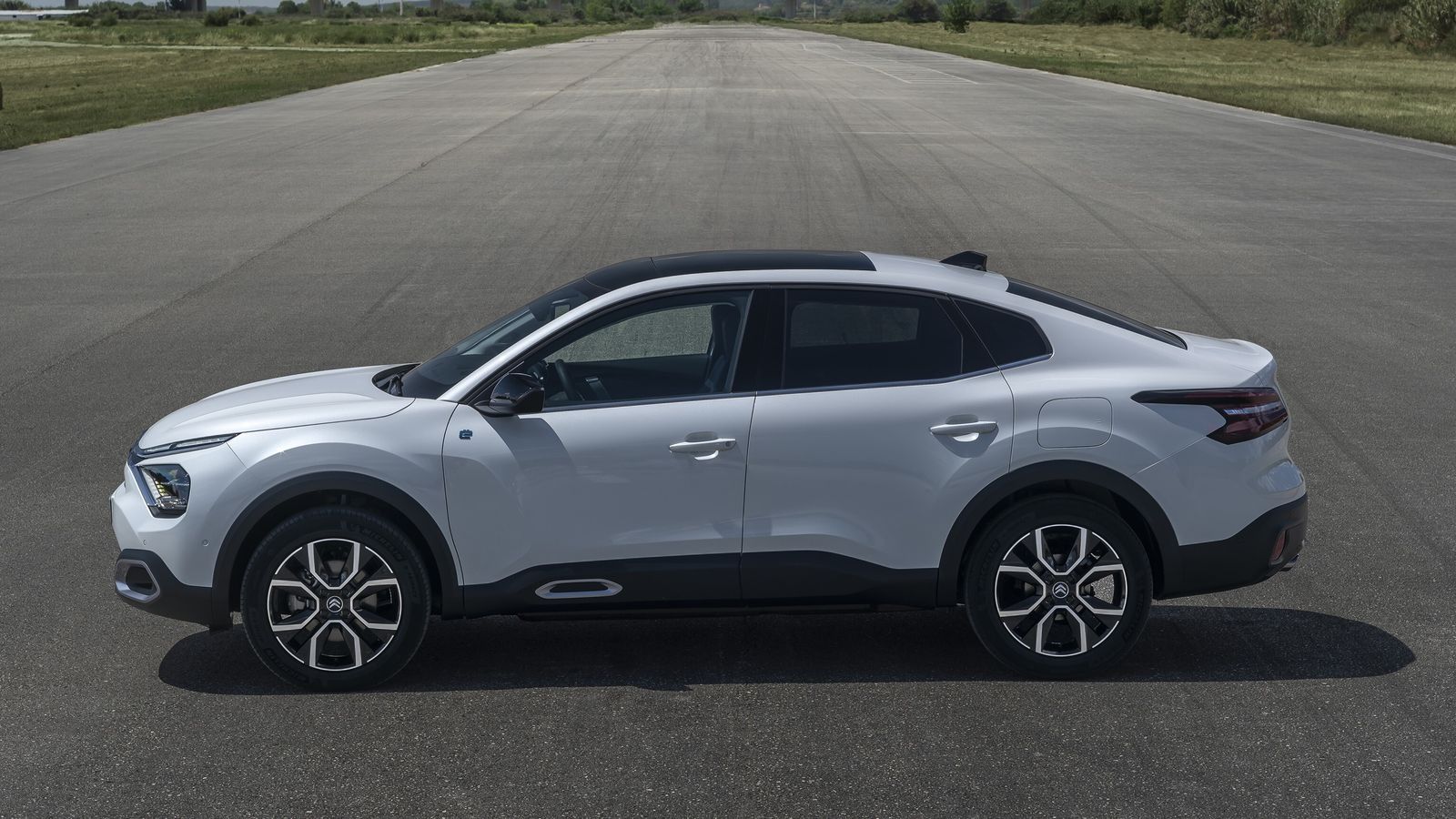 De media, estas versiones ahorran un litro por cada 100 km respecto a las que tienen el motor de 130 CV y la caja EAT8.