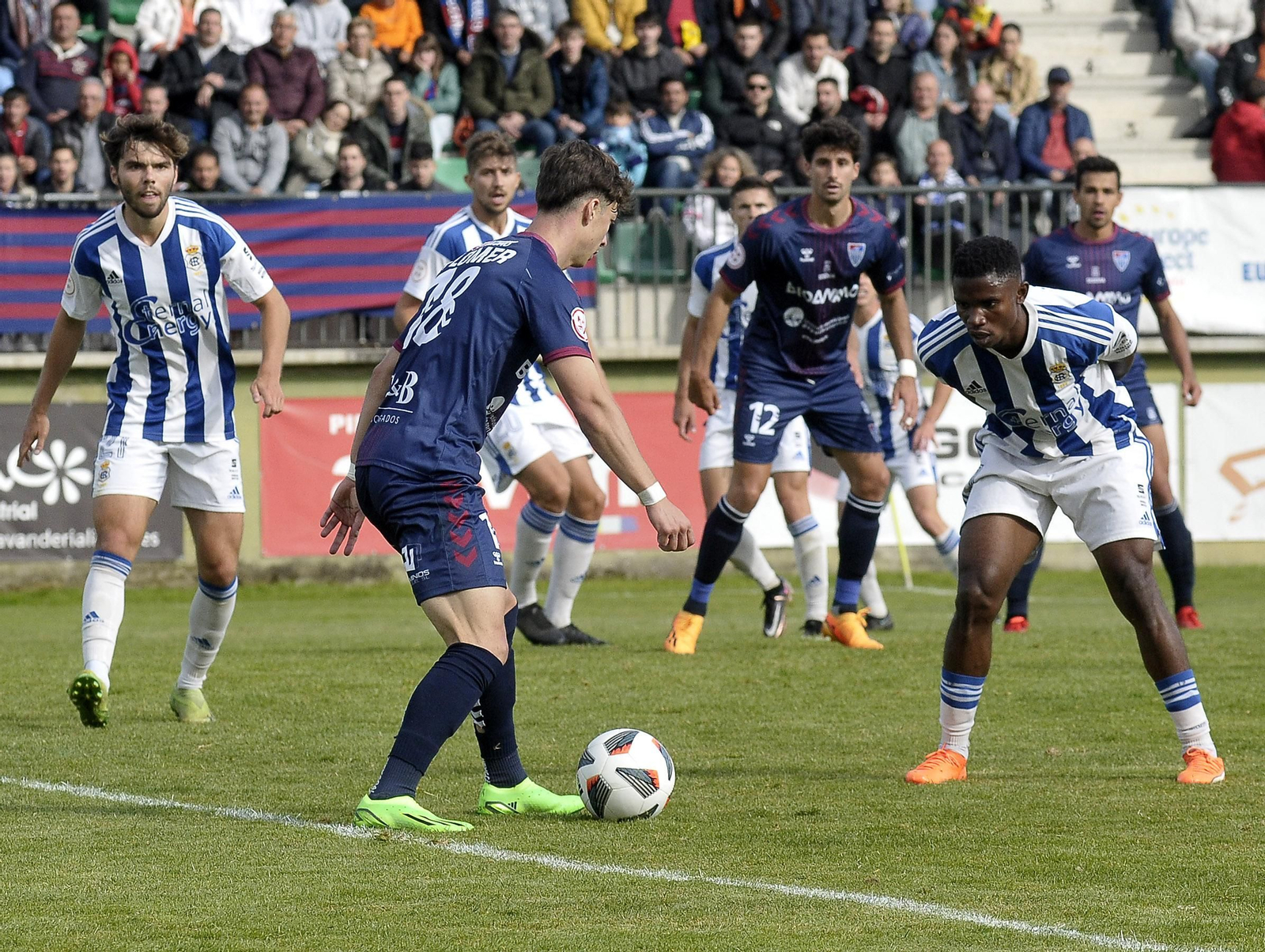 Imágenes del partido entre la Segoviana y el Recre en La Albuera