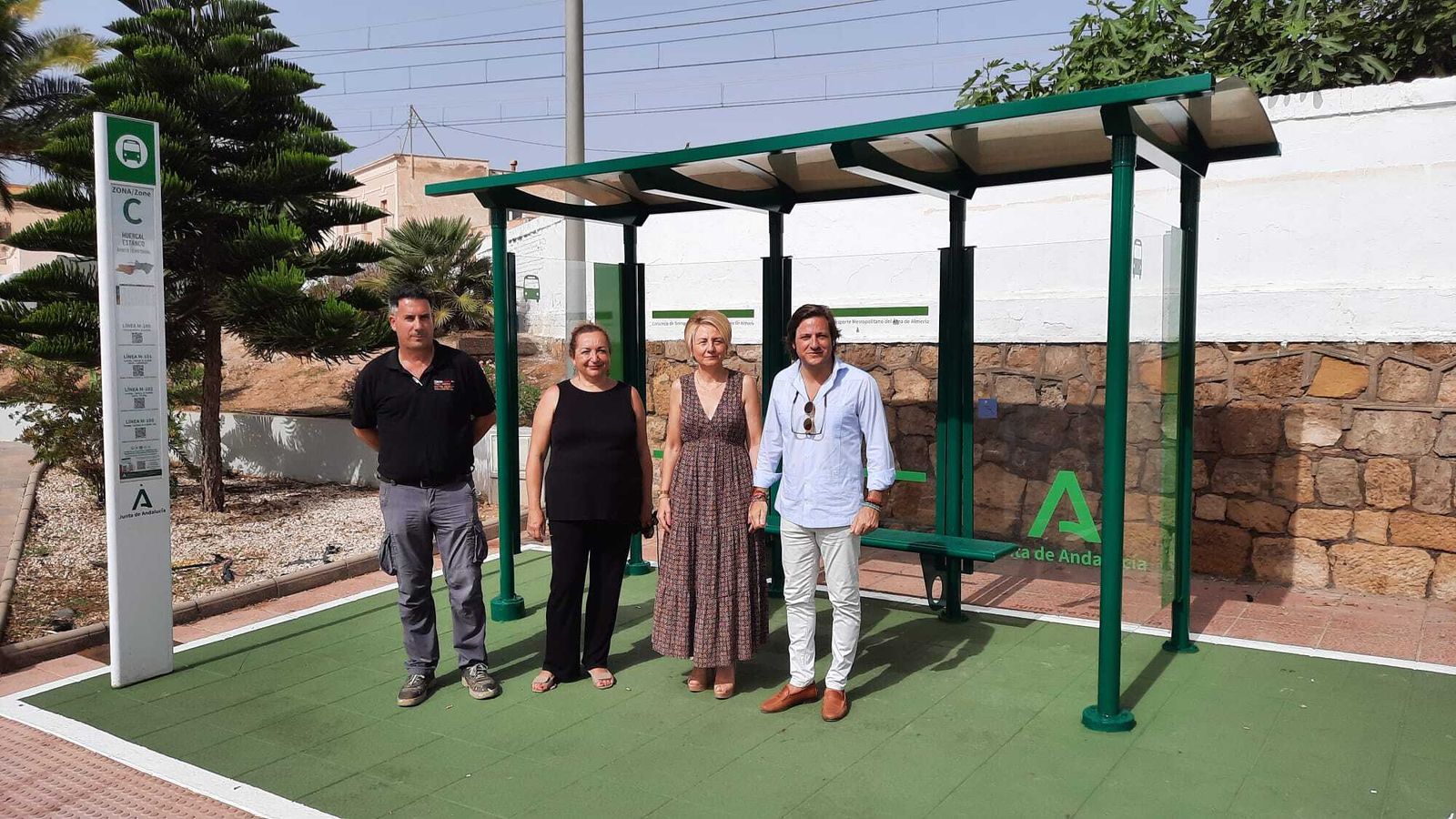 Nueva imagen para las paradas de autobús de Huércal de Almería