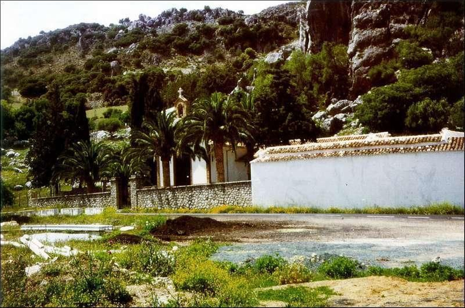 Ermita de Nuestra Señora de los Angeles y Cementerio Parroquial (Grazalema)