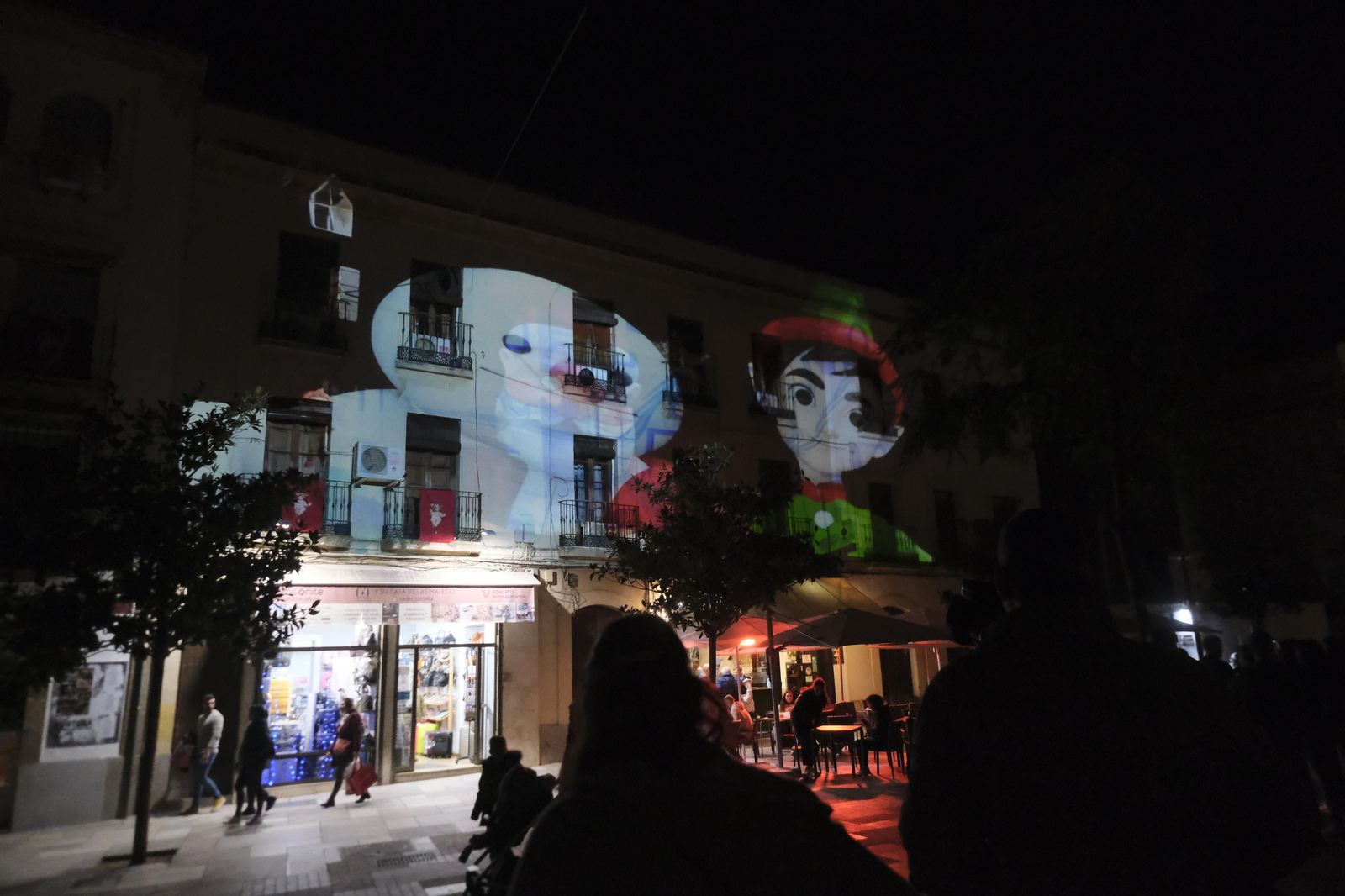 El vídeo 'mapping' de la Navidad en Córdoba ya luce en Capitulares, en imágenes