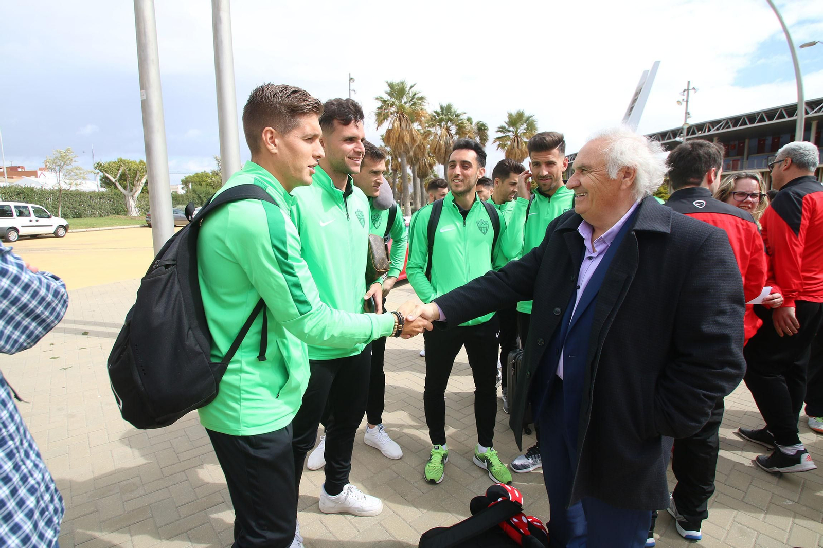 Fotogalería de la salida del Almería y el Almería Genuine hacia sus respectivos partidos.