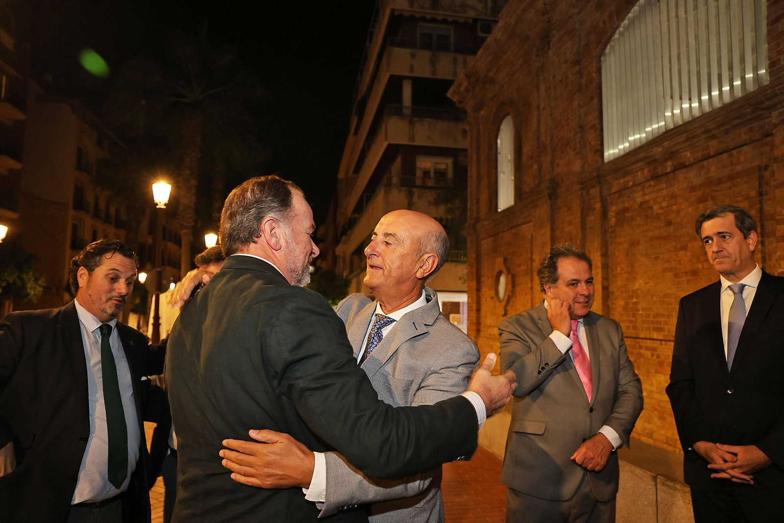 Imágenes de los invitados a la gala de los  37 premios Onubenses del Año