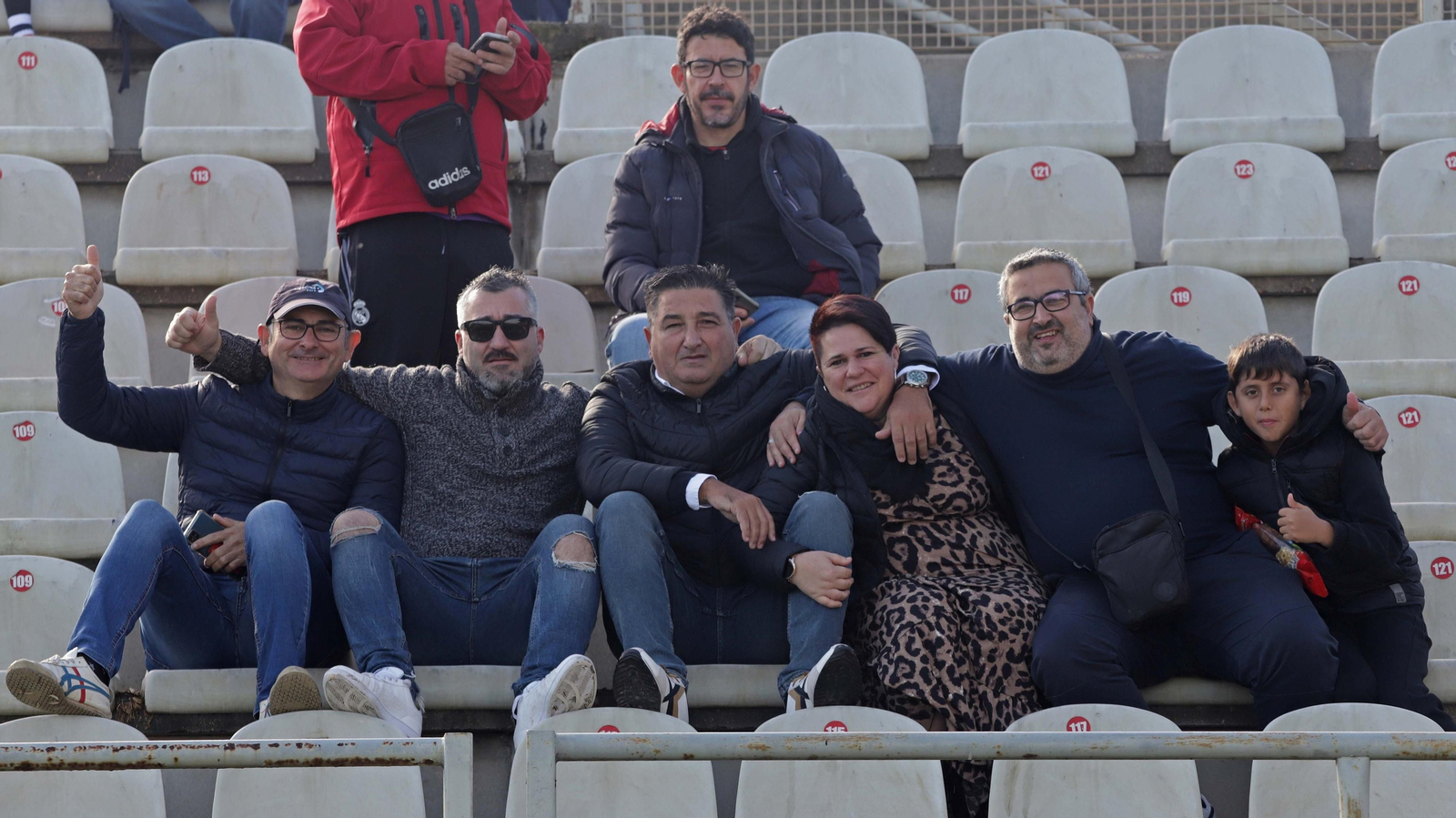 Fotos de la afición en el Nuevo Mirador