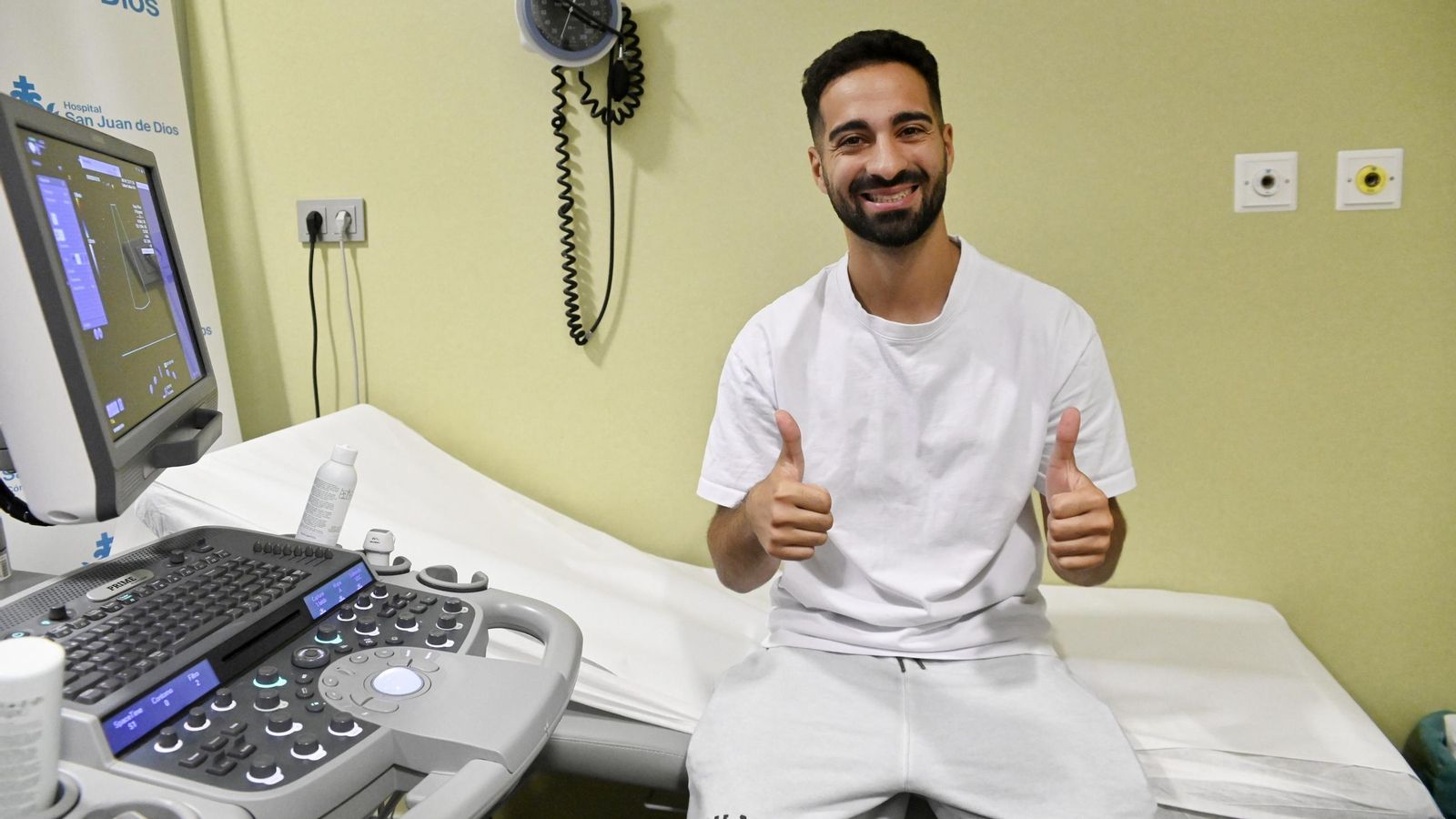 Rubén Alves, uno de los primeros jugadores del Córdoba CF en pasar el reconocimiento médico.