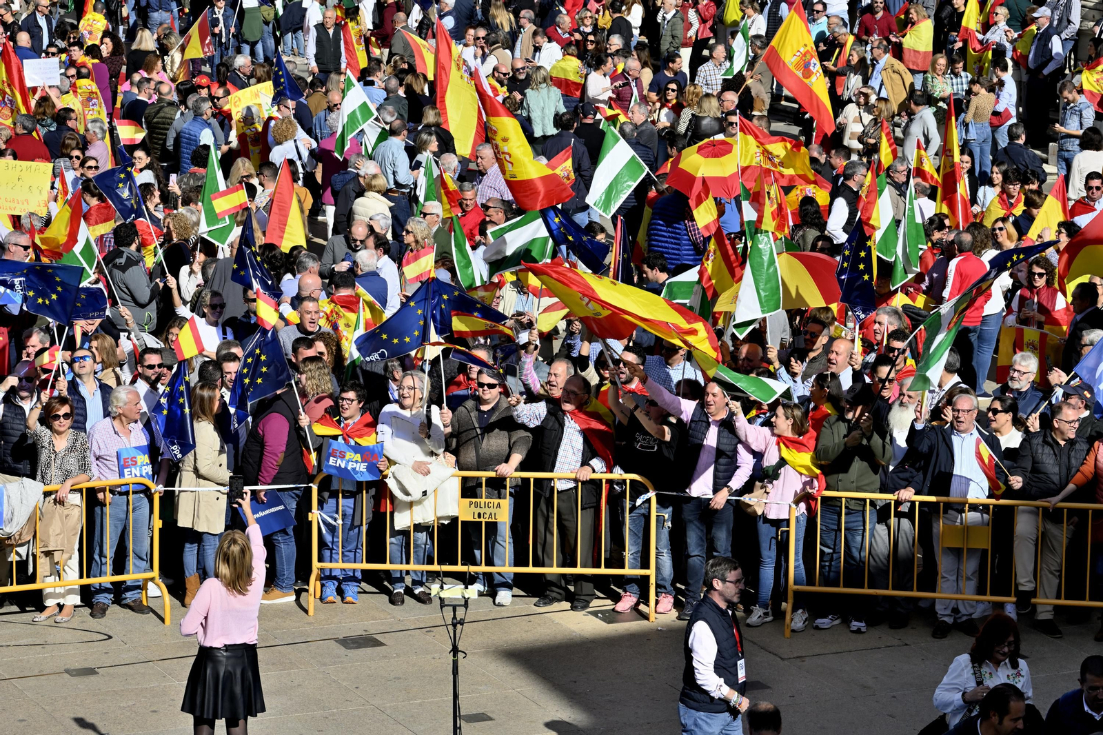 En imágenes: así ha sido la manifestación contra la amnistía en Jaén