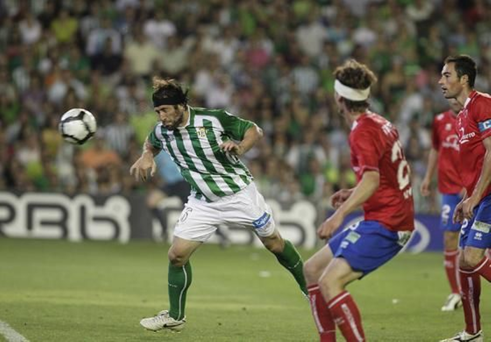 Pavone y Jonathan Pereira dan al Betis tres valiosos puntos para el ascenso.

Foto: Antonio Pizarro