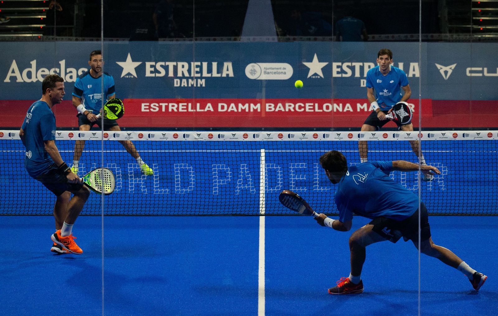 Paquito Navarro, en primer plano a la izquierda de la imagen.