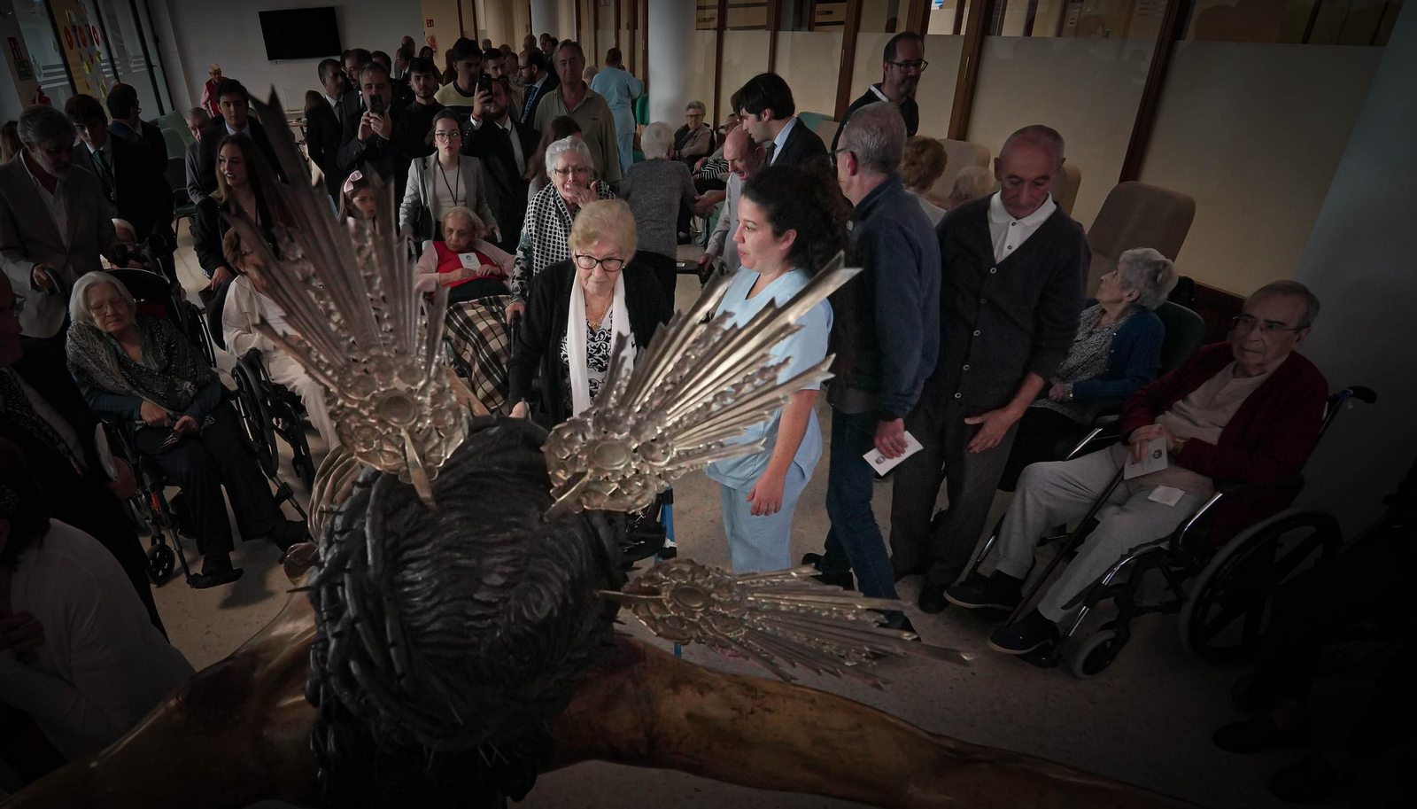 Imágenes del Cristo de la Esperanza con los ancianos del San Juan Grande en Jerez