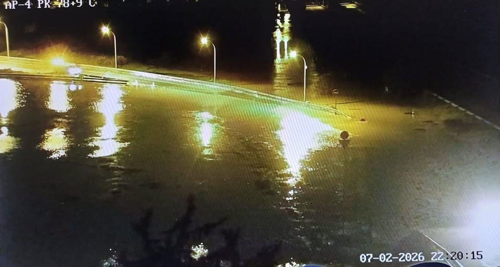 Estado de la carretera de acceso a la AP-4 en el punto kilométrico 78,9 a la altura de Jerez