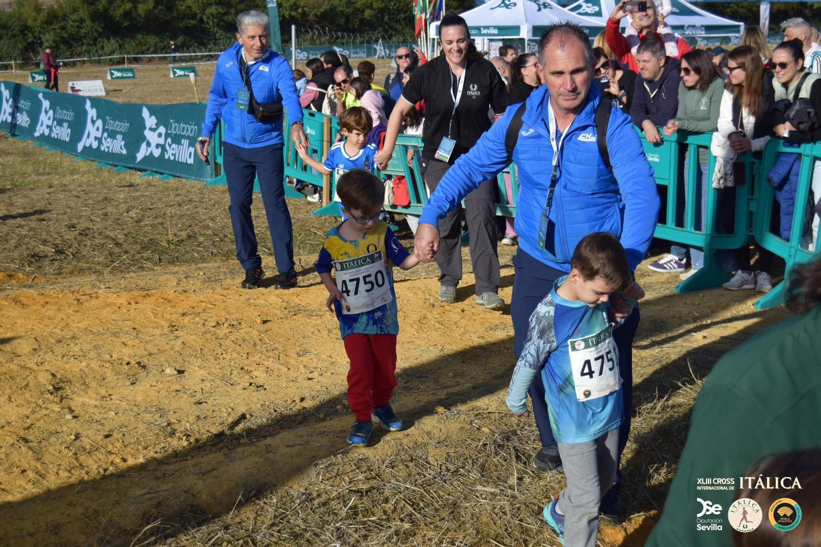 Búscate en las fotos del Cross de Itálica 2025 | 10