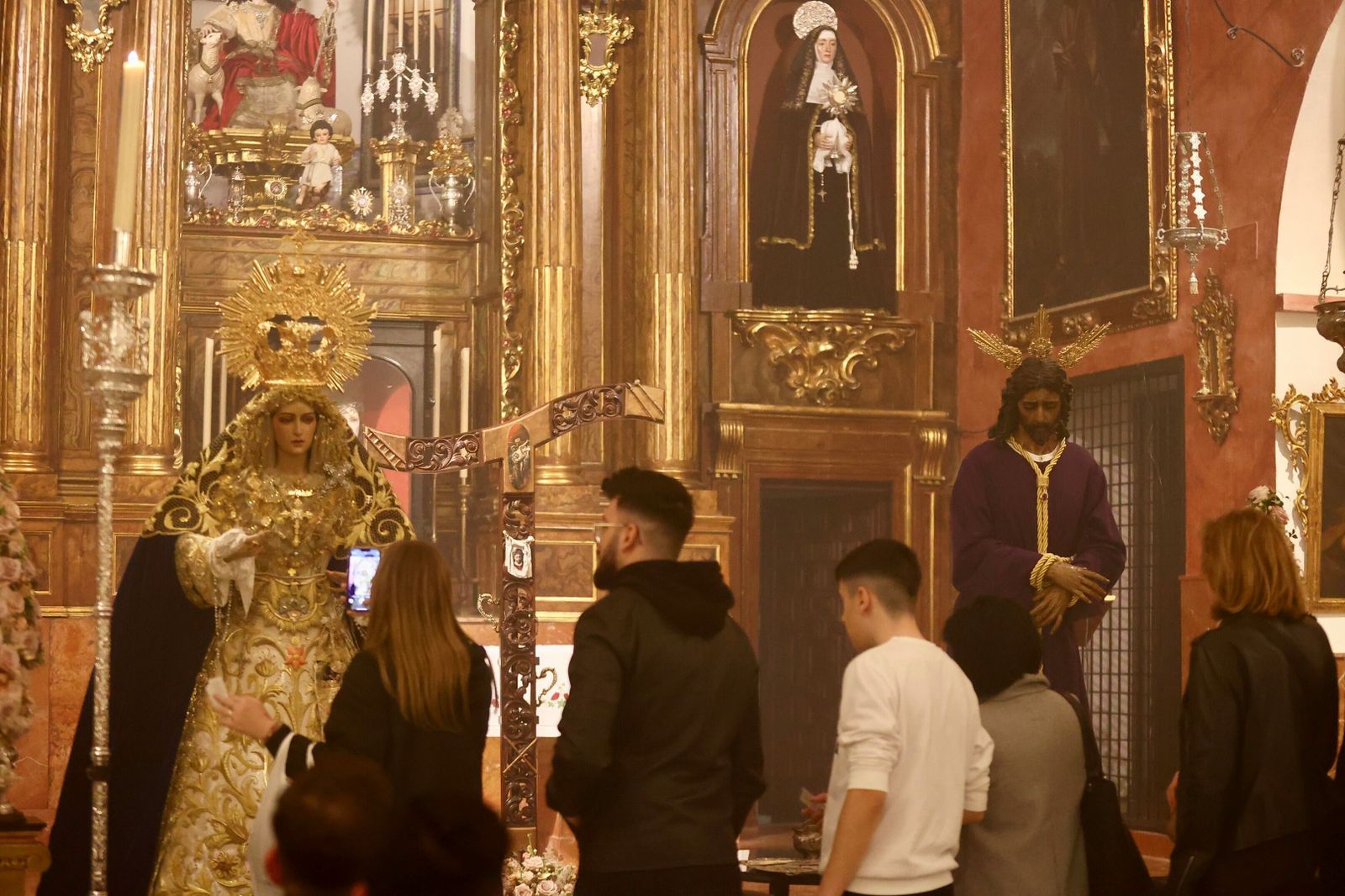 Las imágenes de Dulce Nombre, que sacrificó su estación de penitencia en Málaga