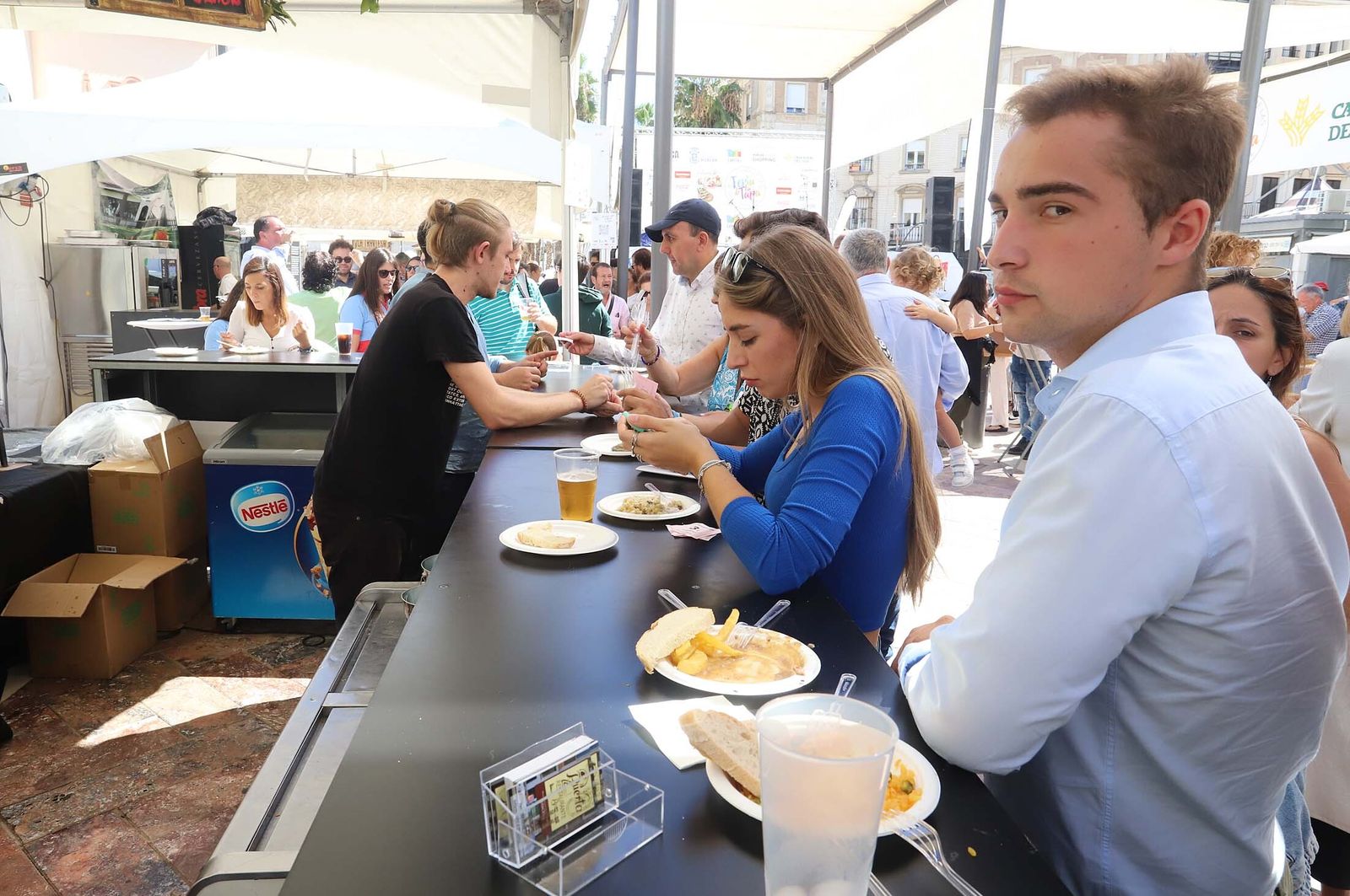 Imágenes del gran ambiente en el segundo día de la Feria de la Tapa