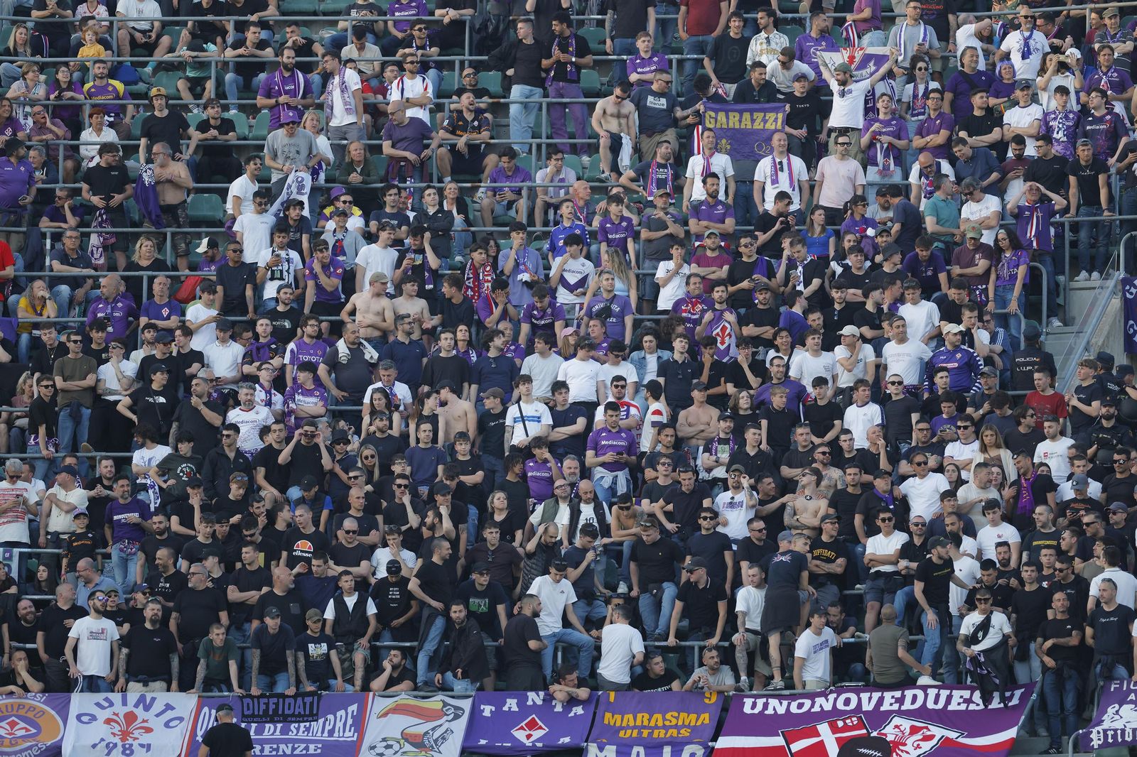 Búscate en las fotos del Betis - Fiorentina