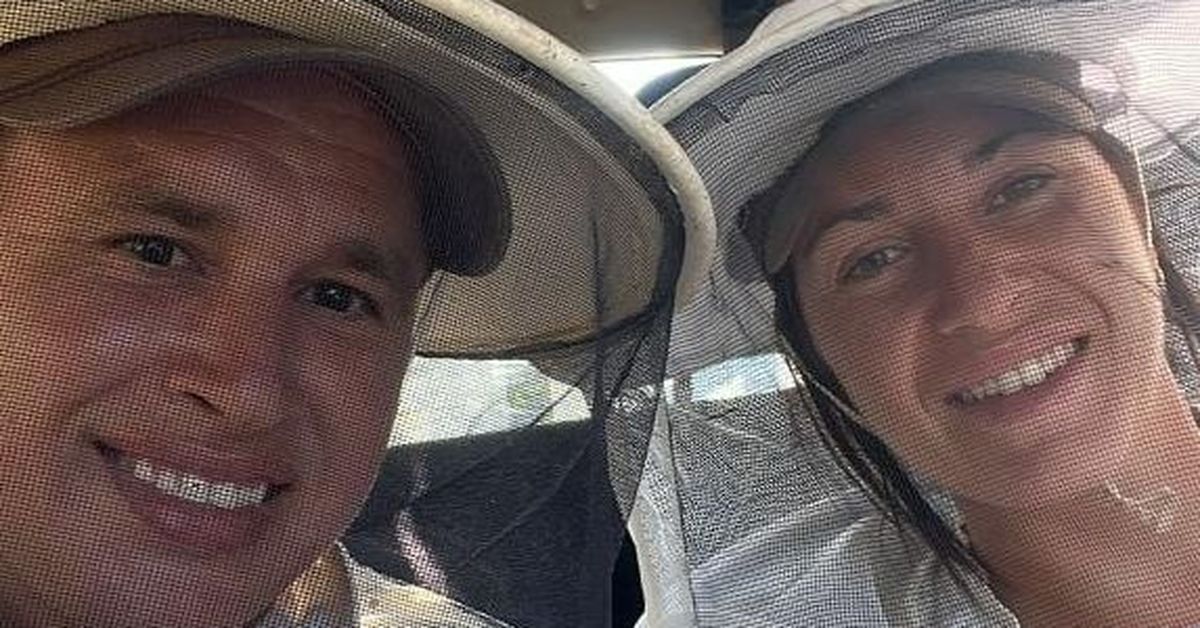 Las colmenas de la playa de Valdelagrana tienen dueño, Adrián y Ainhoa, apicultores en Doña Blanca: "Lo hemos perdido todo"