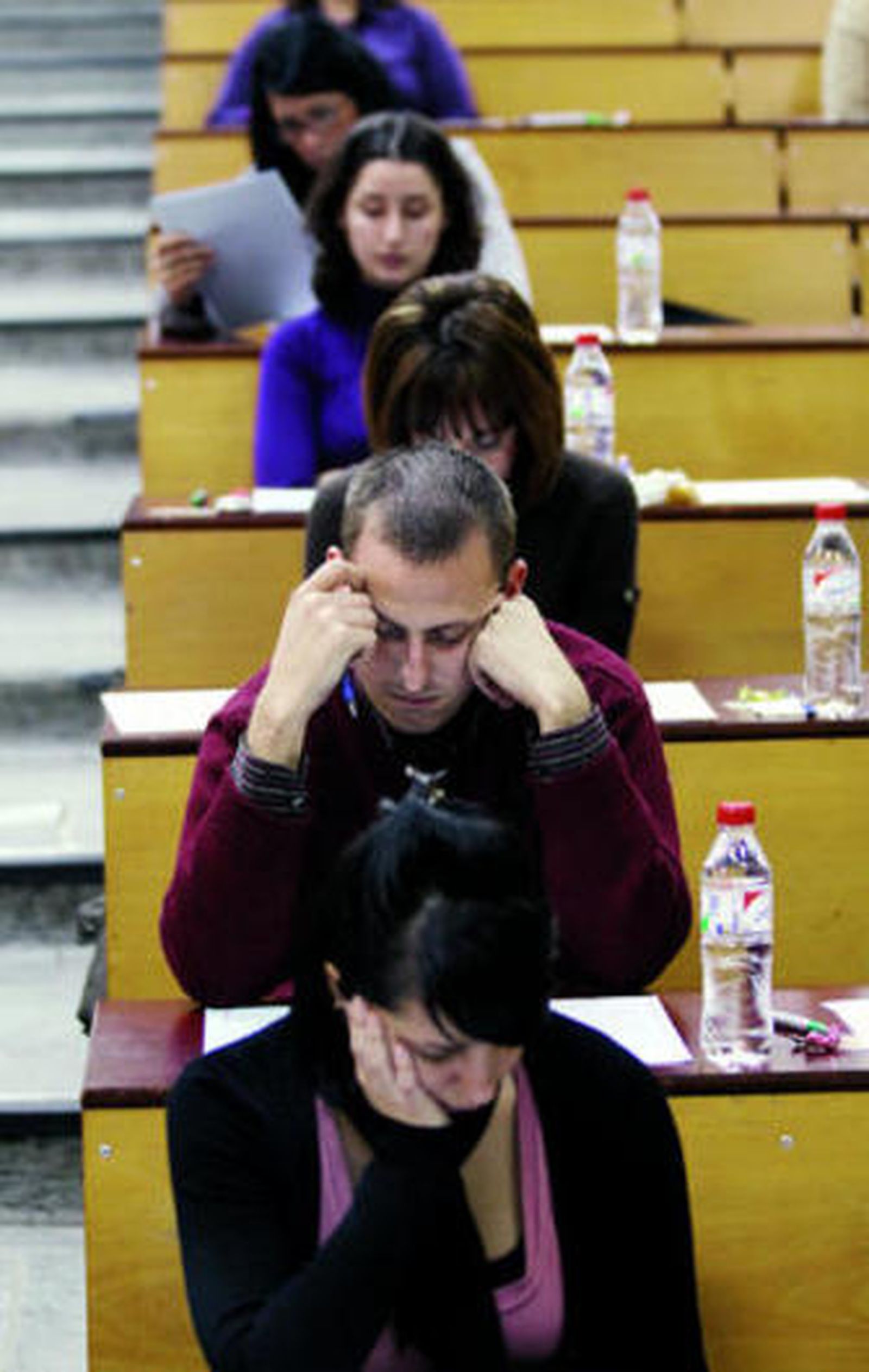 Examen de oposiciones para el cuerpo administrativo.