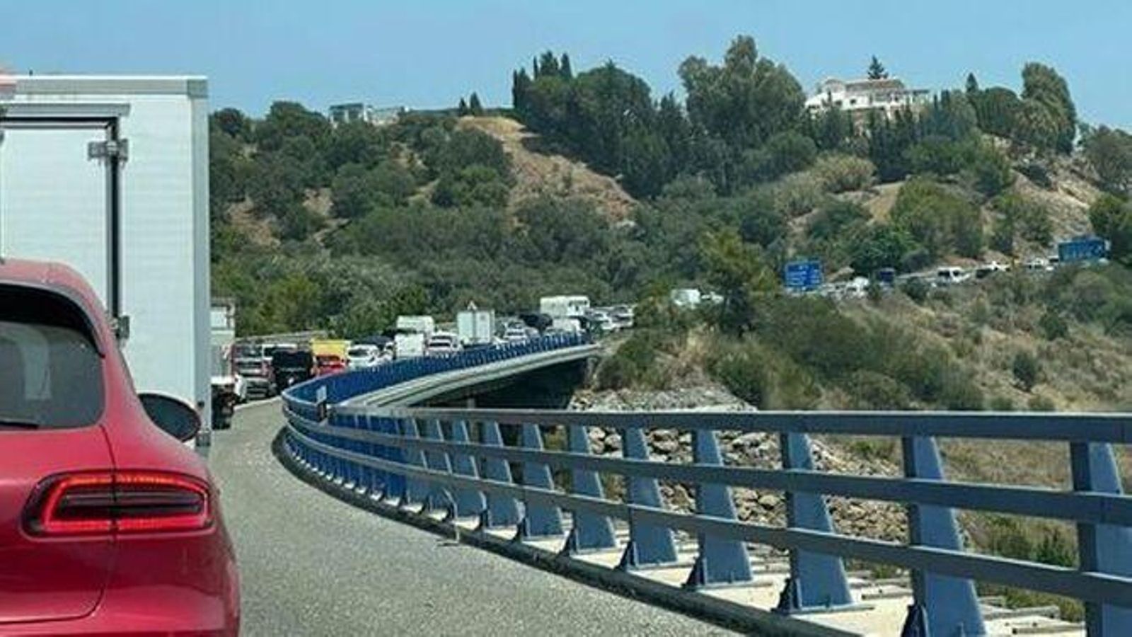 Retenciones tras el accidente en la AP-7 en Marbella. Retenciones tras el accidente en la AP-7 en Marbella.