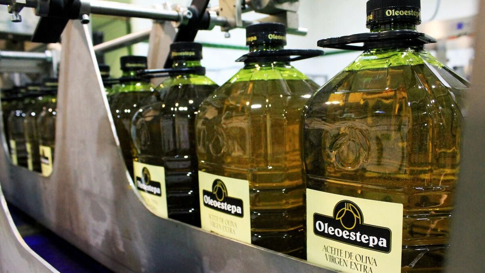 Oleoestepa incorpora a un cooperativa de Mollina y amplía su trabajo a Málaga