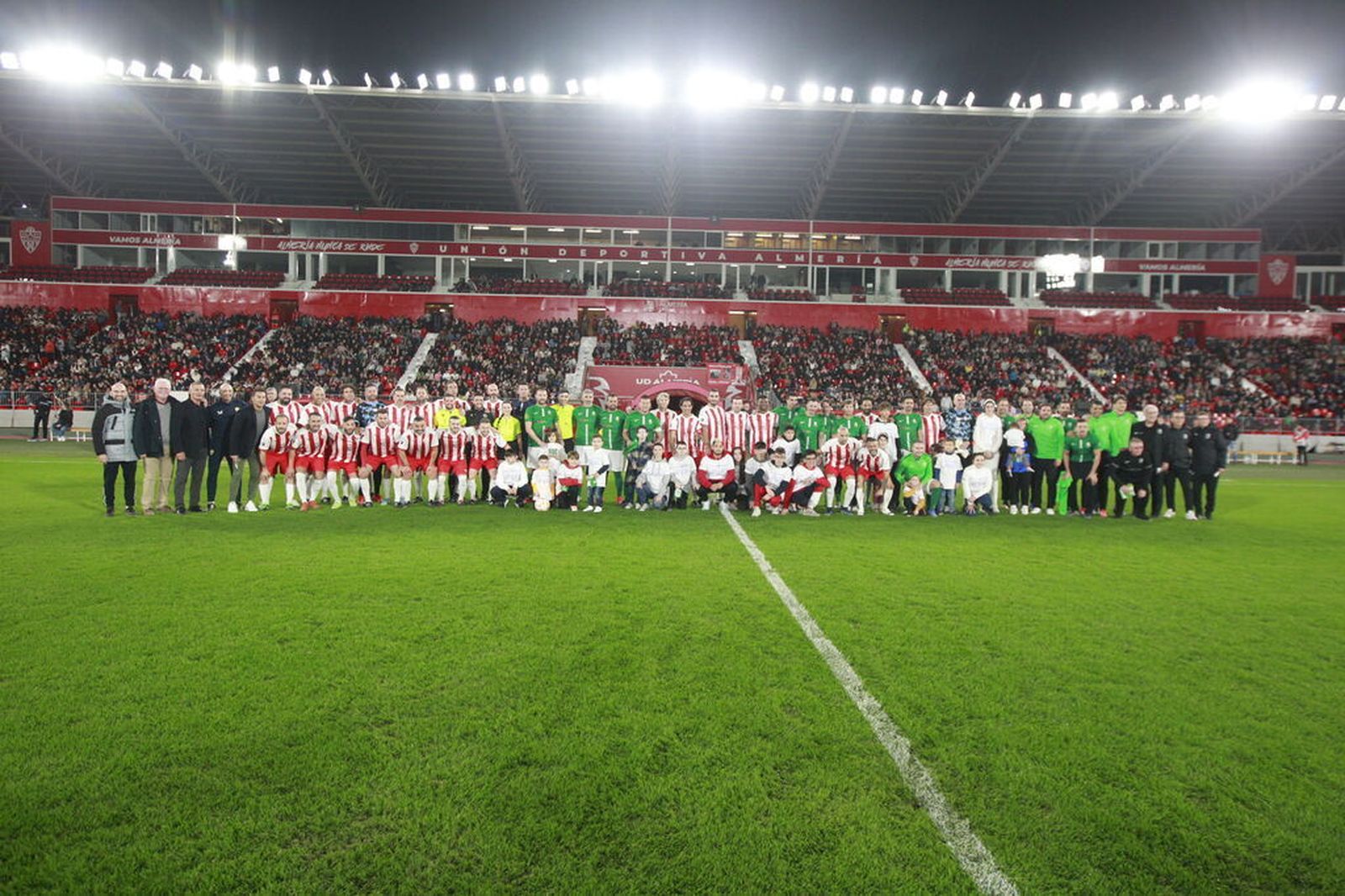 Así fue el reencuentro de nueve ex xerecistas con la andaluza en Almería