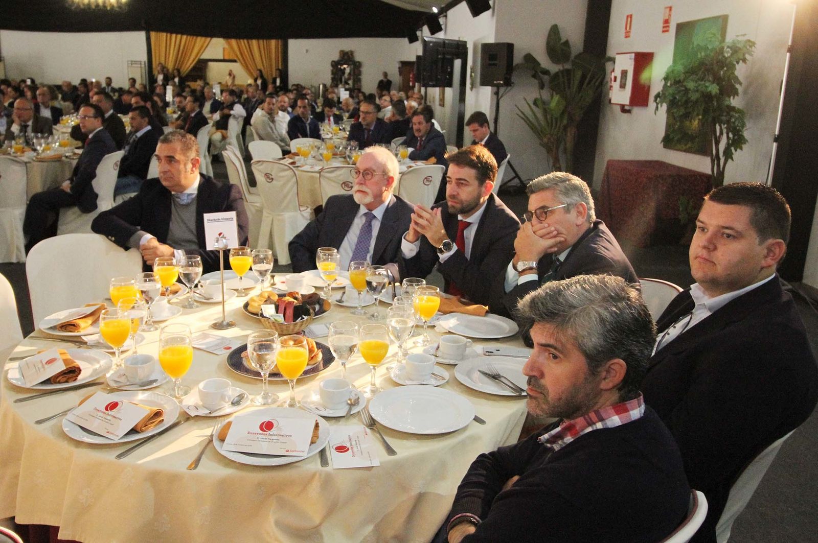 Imágenes del Desayuno Informativo del Grupo Joly con Javier Targhetta