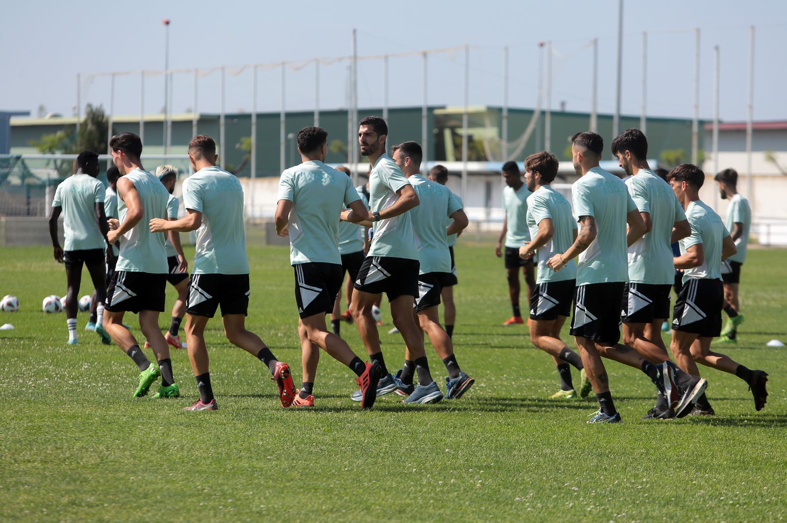 Imágenes del entrenamiento del Recre en la Ciudad Deportiva