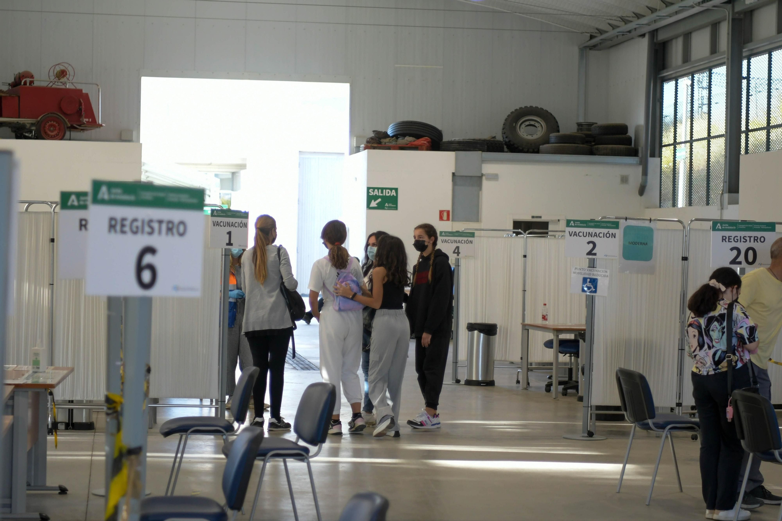 Fotos: así se ha cerrado el vacunódromo del Parque Norte de Bomberos de Granada