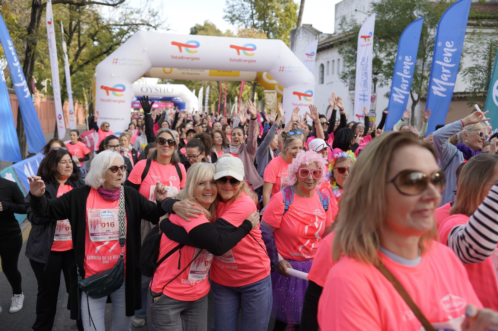 Búscate en las fotos de la Carrera de la Mujer de Sevilla