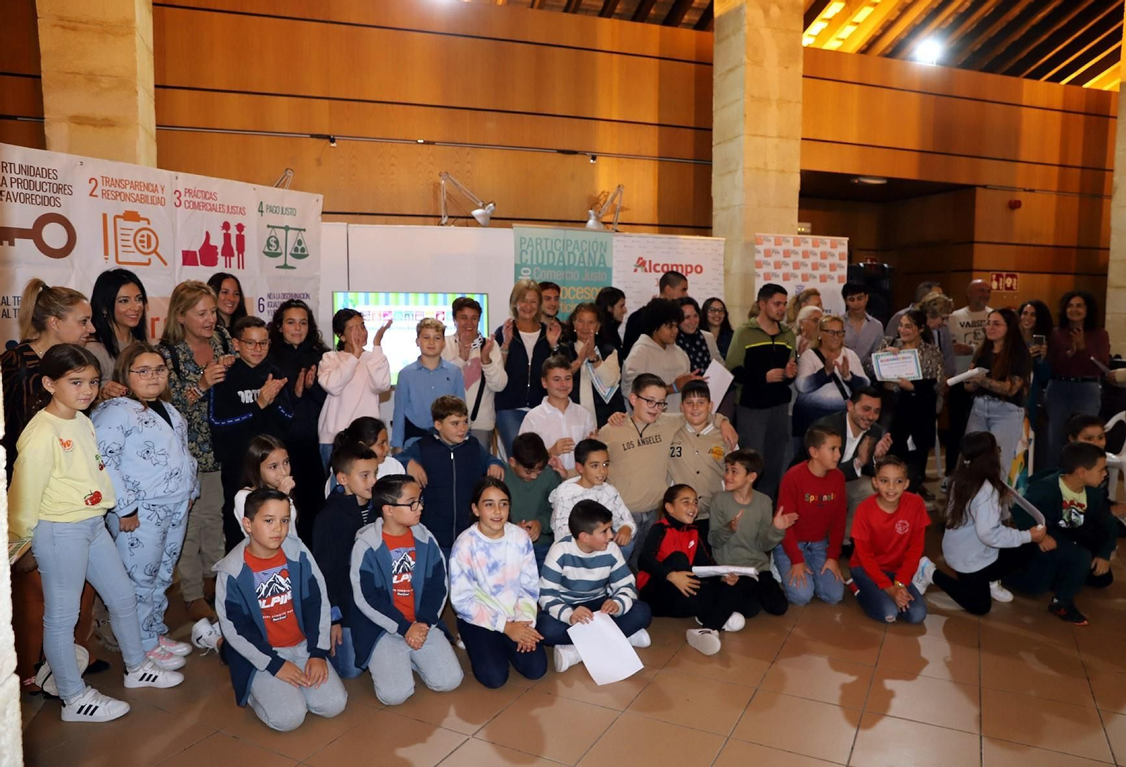 Participantes en el certamen de fotografía.