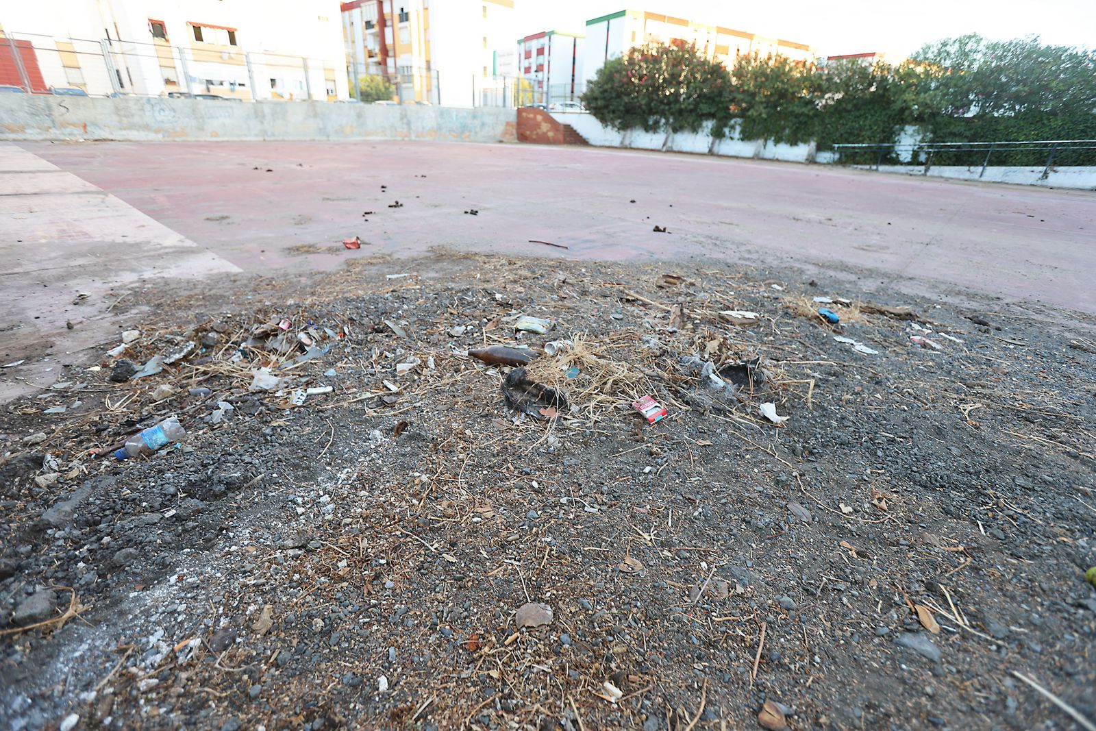 Imágenes del estado actual del edificio del antiguo IES Doñana