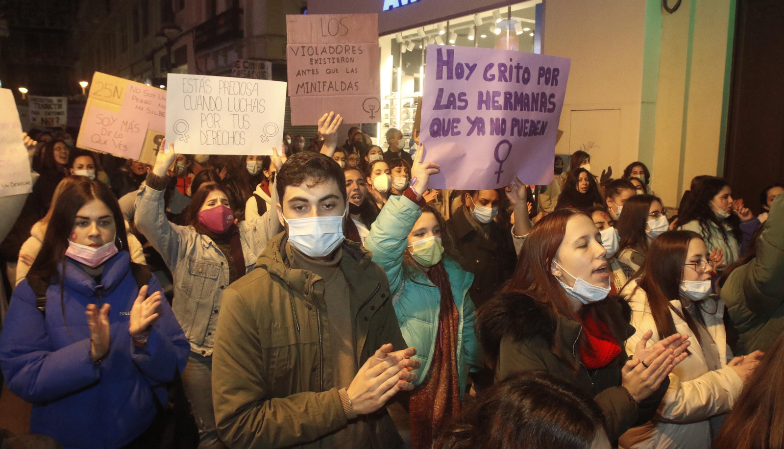 La manifestación contra la violencia de género en Córdoba, en fotografías