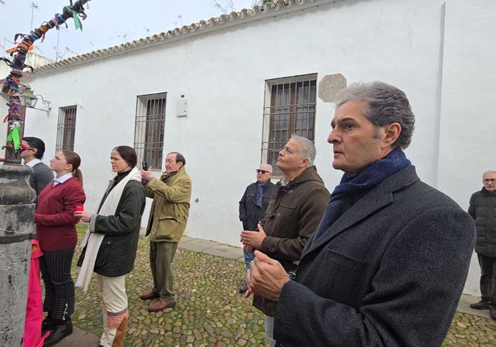 Ofrenda flora de la Escuela Taurina al Cristo de los Faroles