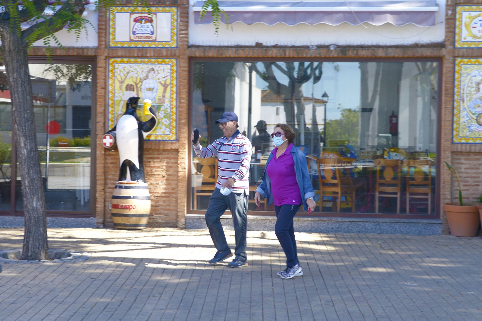Fotos de sanroqueños saliendo a la calle a pasear y hacer deporte