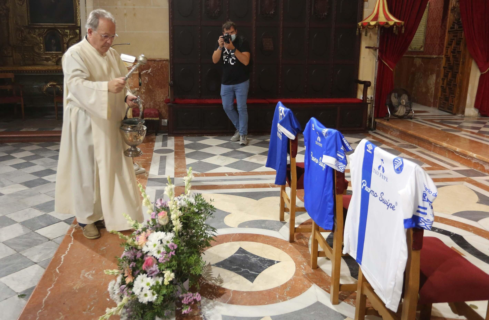 Ofrenda del Xerez DFC a la Virgen de La Merced