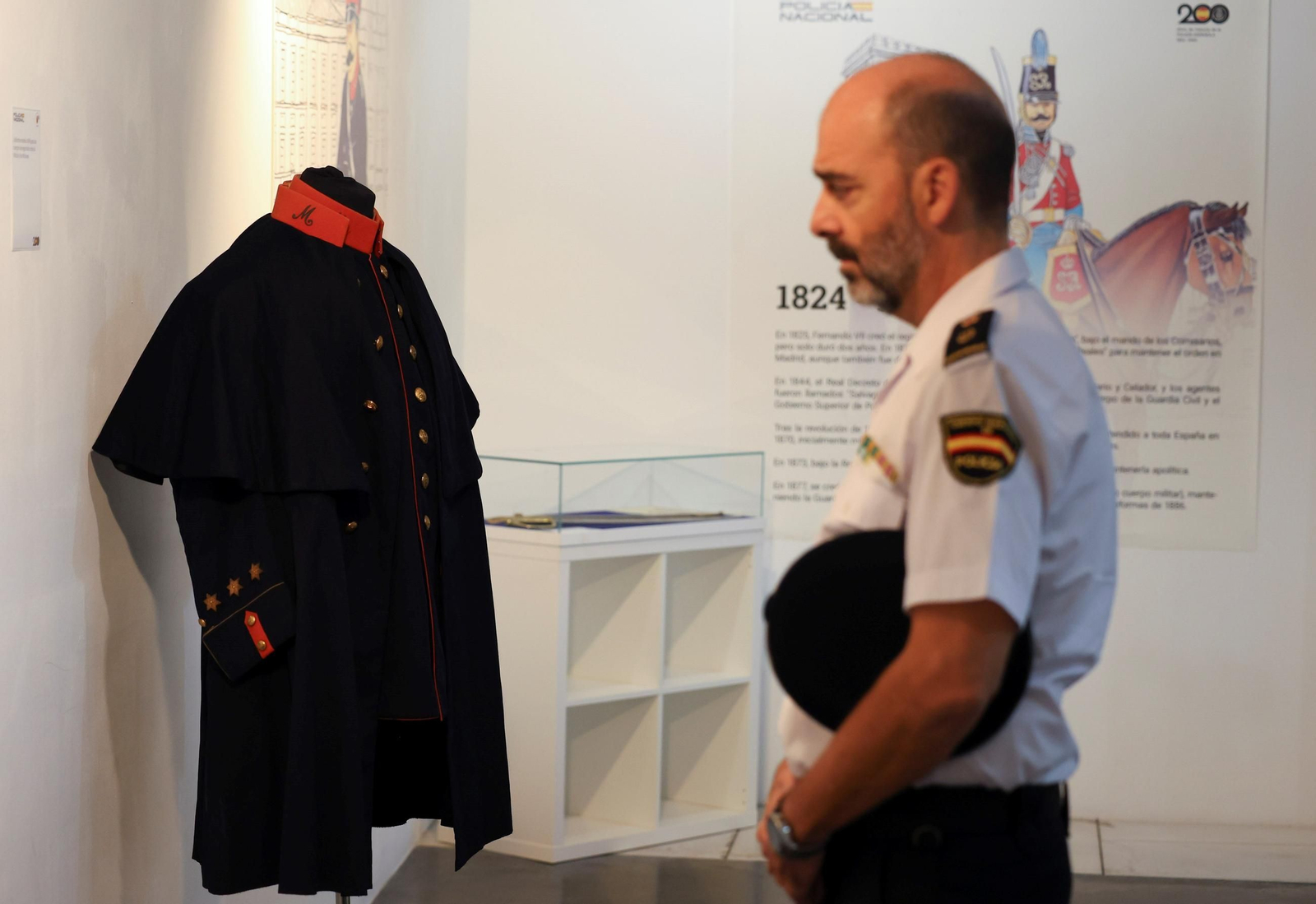 Una exposición recuerda los 200 años de historia de la Policía Nacional (fotos)
