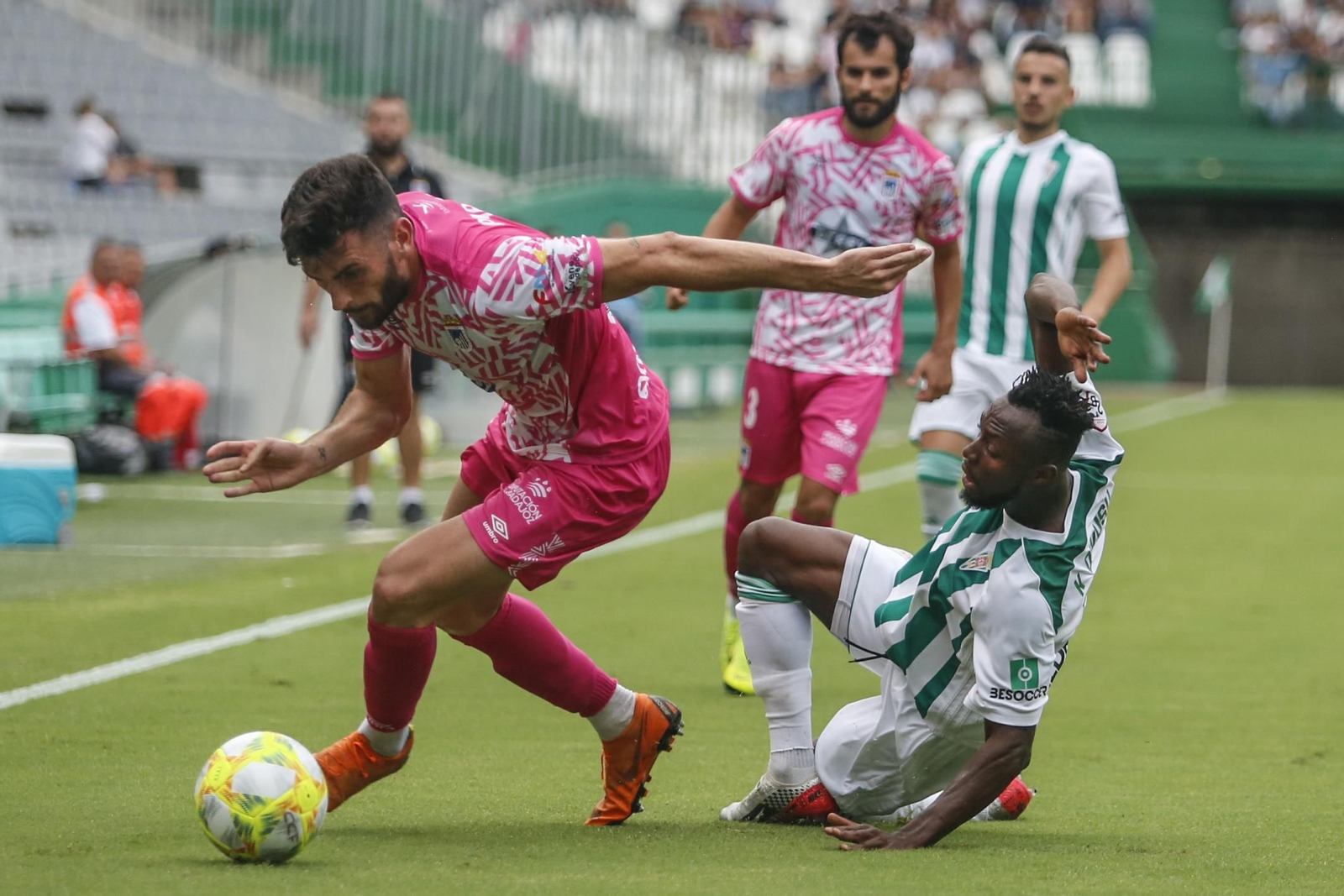 El Córdoba CF - CD Badajoz, en imágenes
