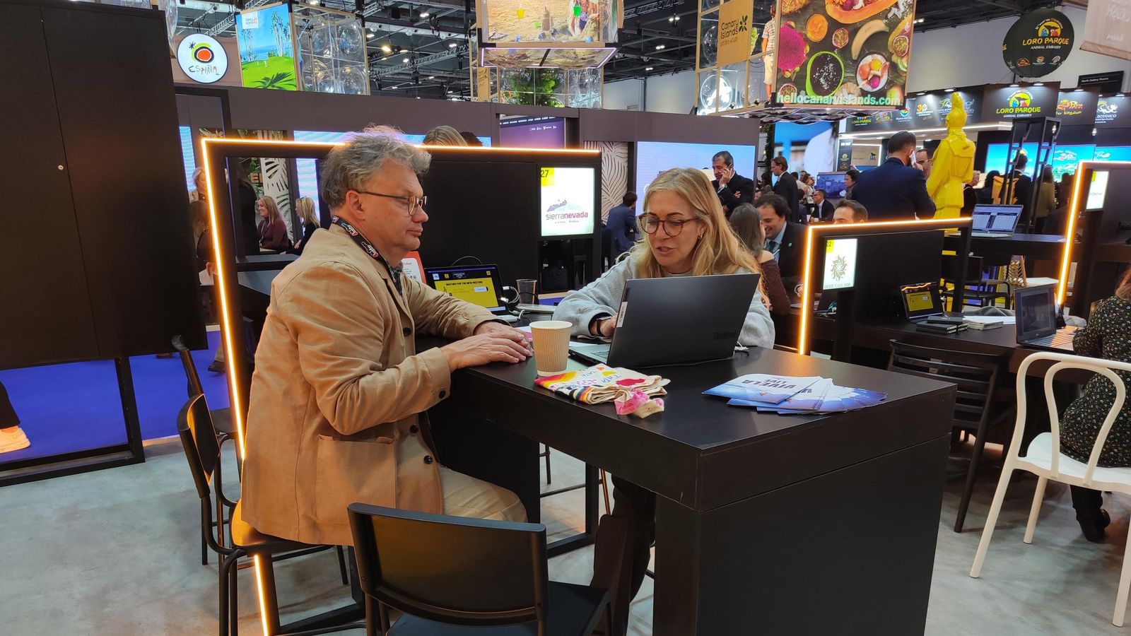 Mesa de reunión de Sierra Nevada en la WTM