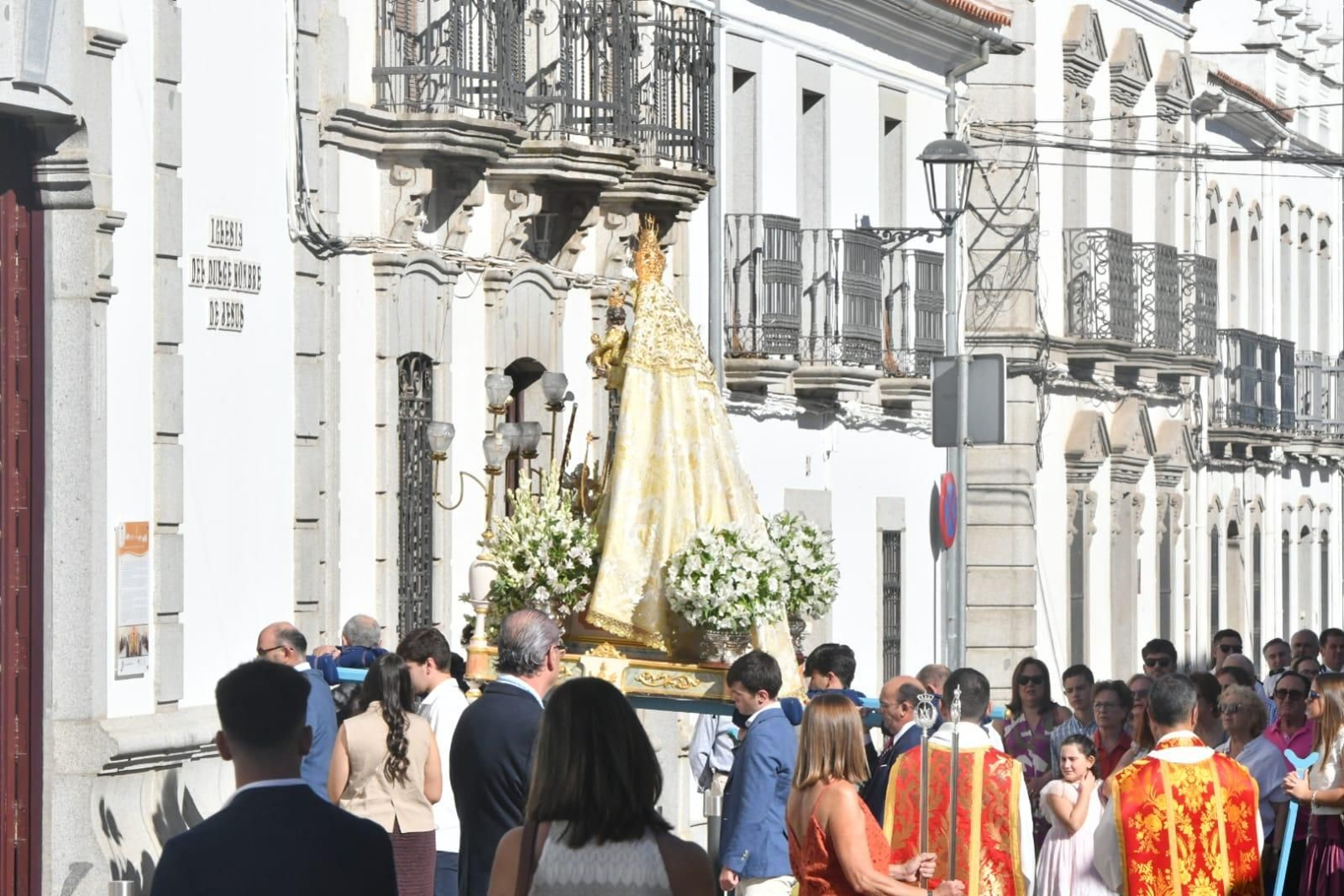 Procesión extraordinaria en Villanueva de Córdoba por la coronación de la Virgen de Luna