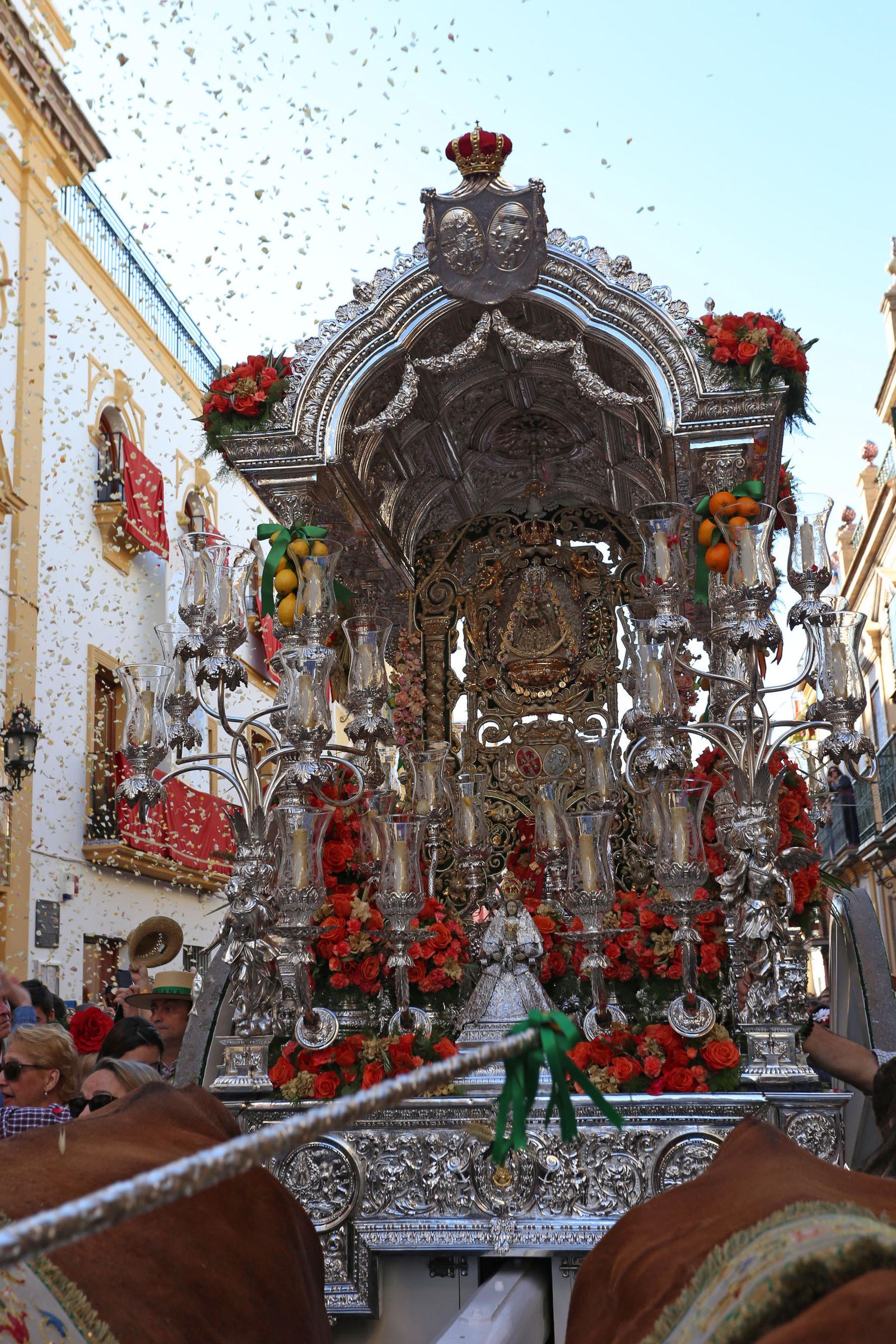 Salida de la Hermandad del Rocío de Triana