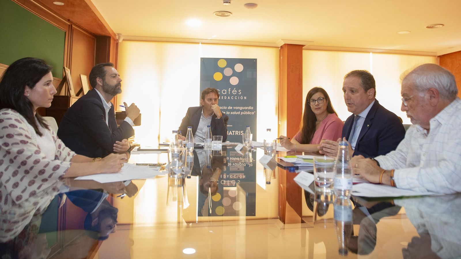 Los participantes en el coloquio organizado por Grupo Joly con la colaboración de Viatris. Los participantes en el coloquio organizado por Grupo Joly con la colaboración de Viatris.