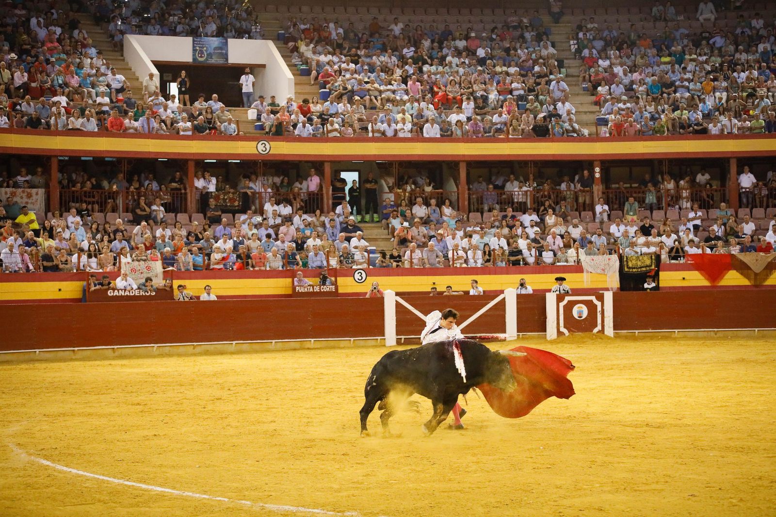 Corrida de toros en Roquetas, en imágenes