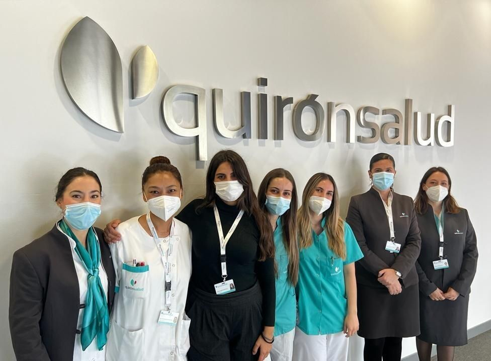 Parte del equipo del Hospital Quirónsalud Huelva.