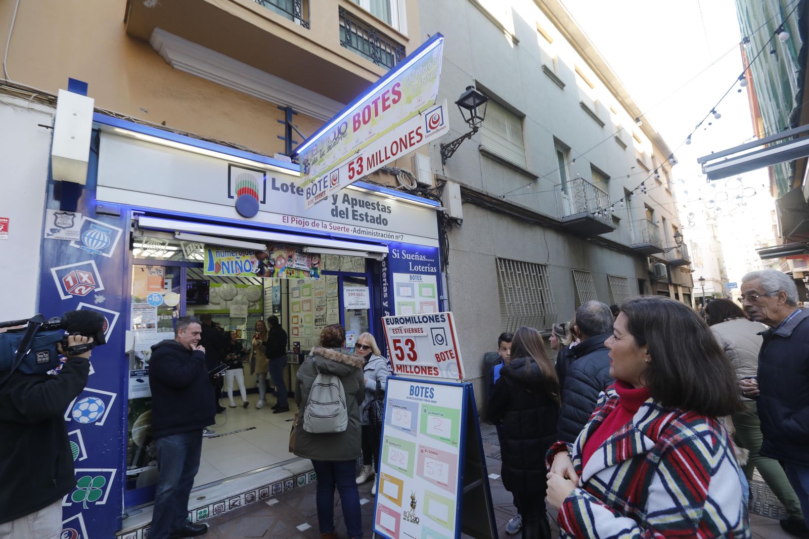 Las fotos de la alegría de los quintos premios en La Línea de la Concepción