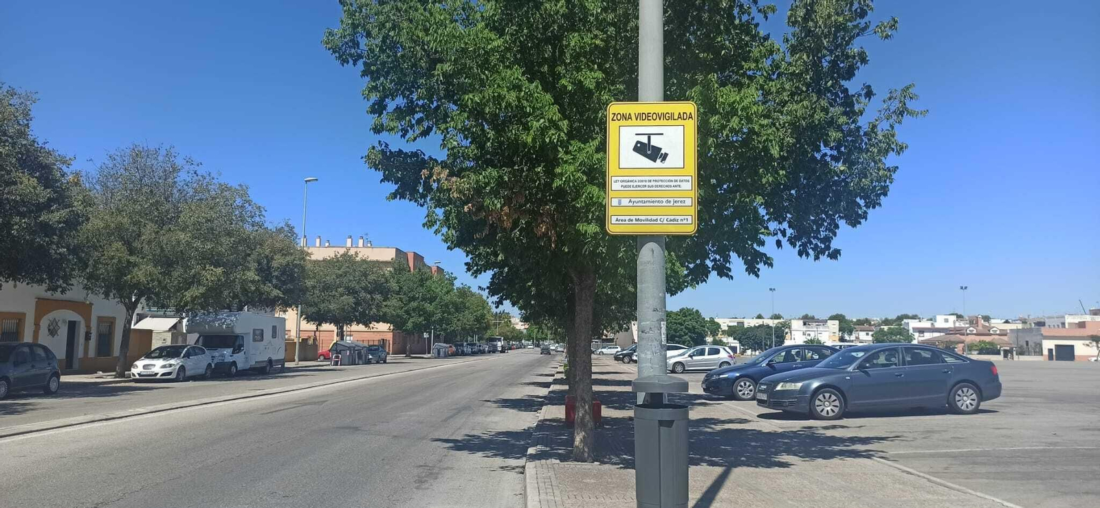 Imagen de las señales instaladas este jueves en la zona sur de Jerez. Imagen de las señales instaladas este jueves en la zona sur de Jerez.