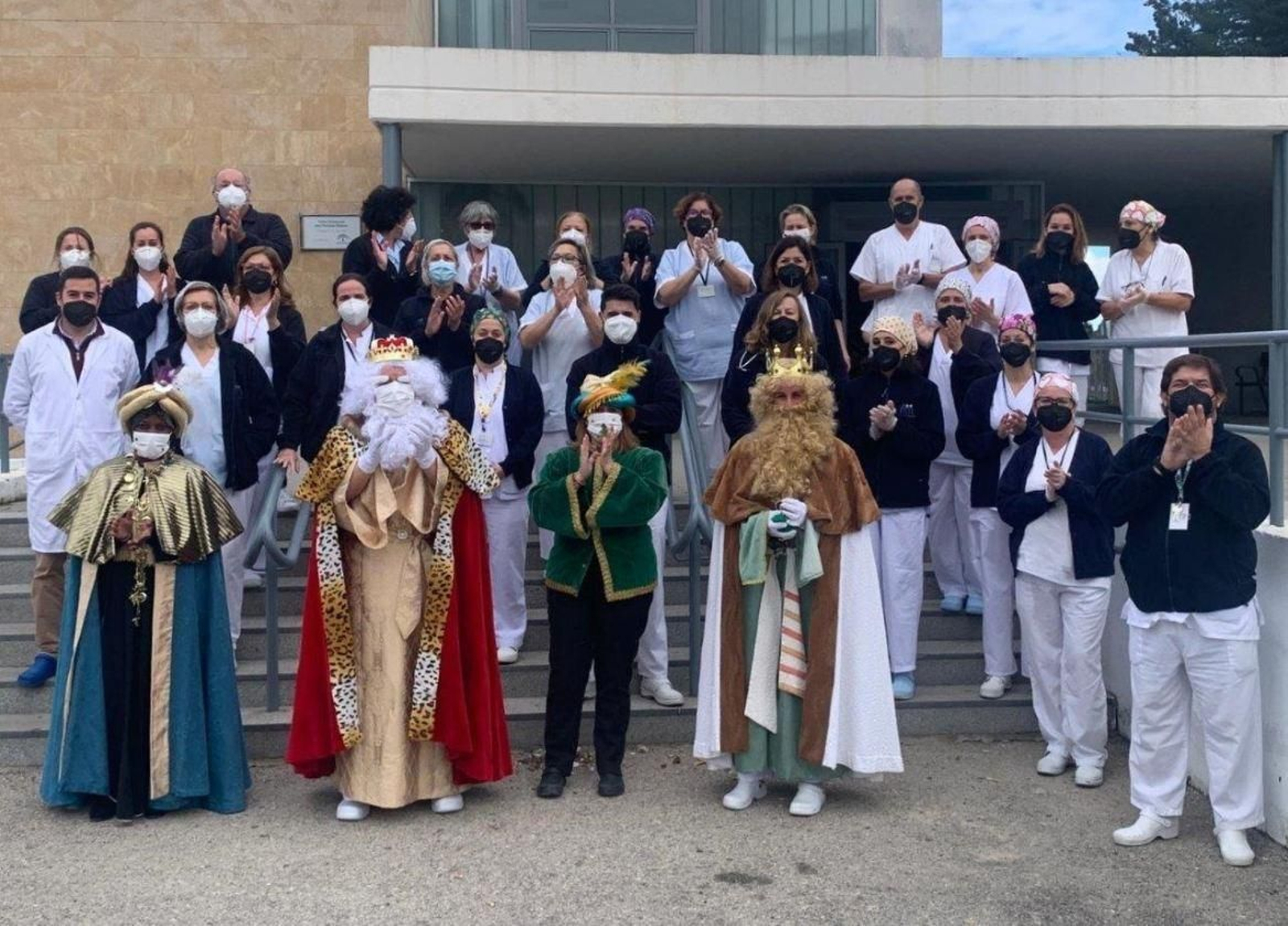 Los Reyes Magos, en la visita a la Residencia Fundación Centro de Acogida San José.