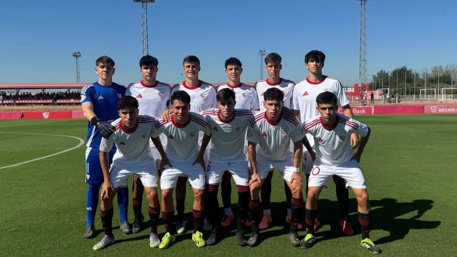 Once presentado por los sevillistas en su encuentro de este domingo frente a los almerienses.