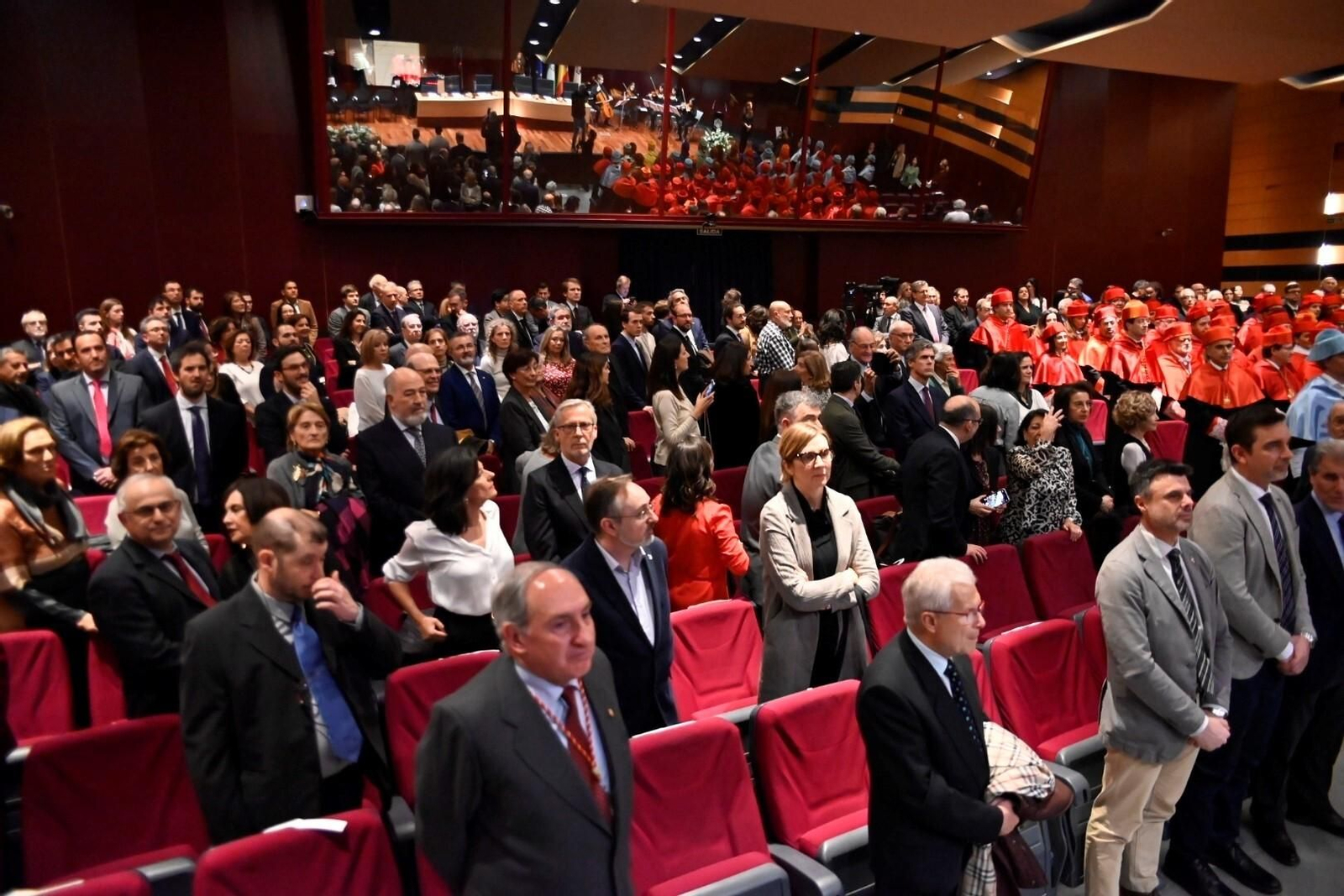 Las fotografías de la investidura de Pilar León-Castro y Rafael Illescas como doctores honoris causa en Córdoba