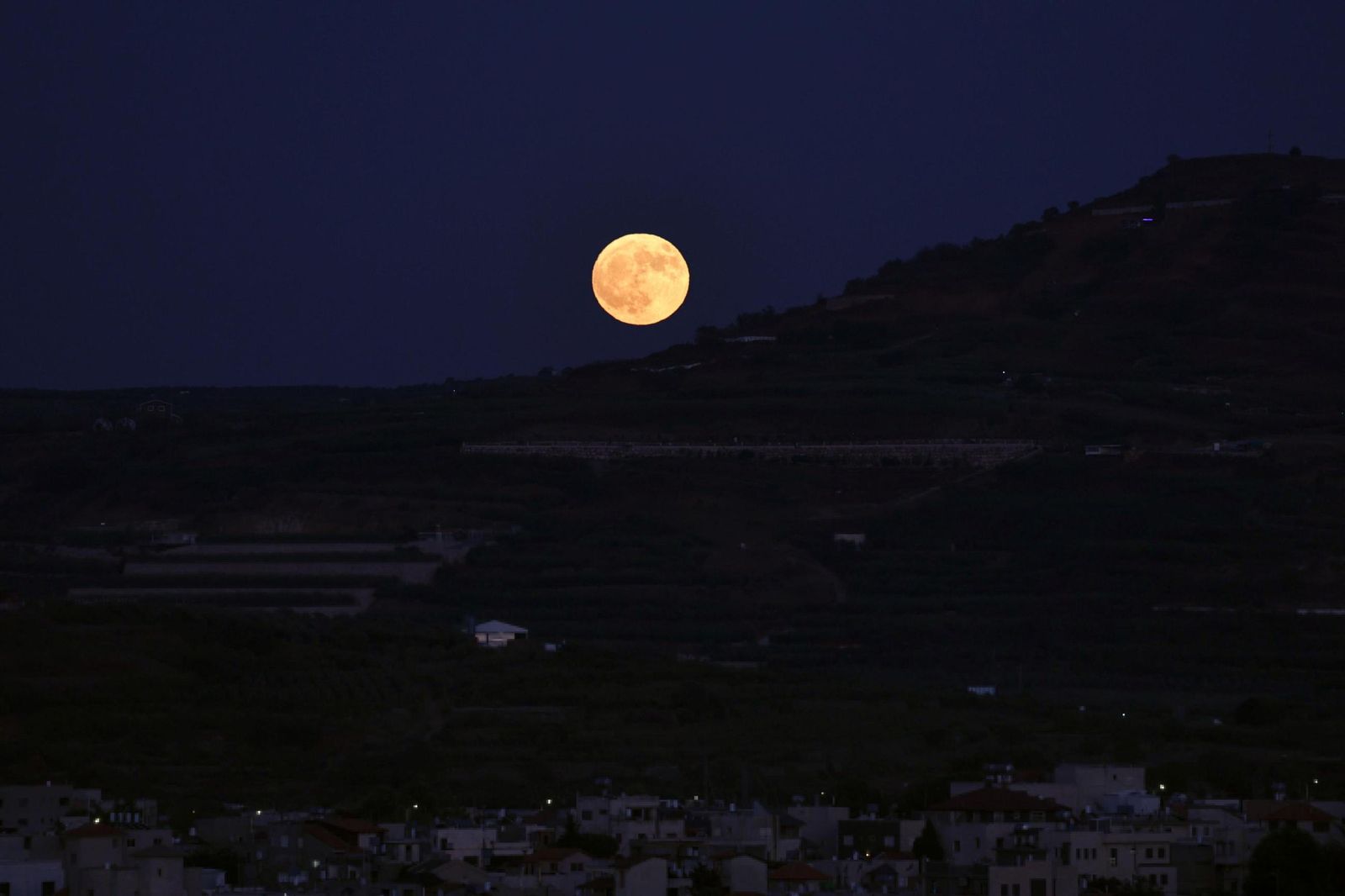 La Superluna azul captada en diferentes partes del planeta: un disfrute visual de la Luna del Esturión