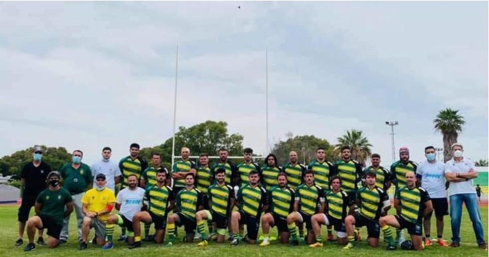 El equipo senior masculino del CRAP, antes del partido contra el CDU Granada.