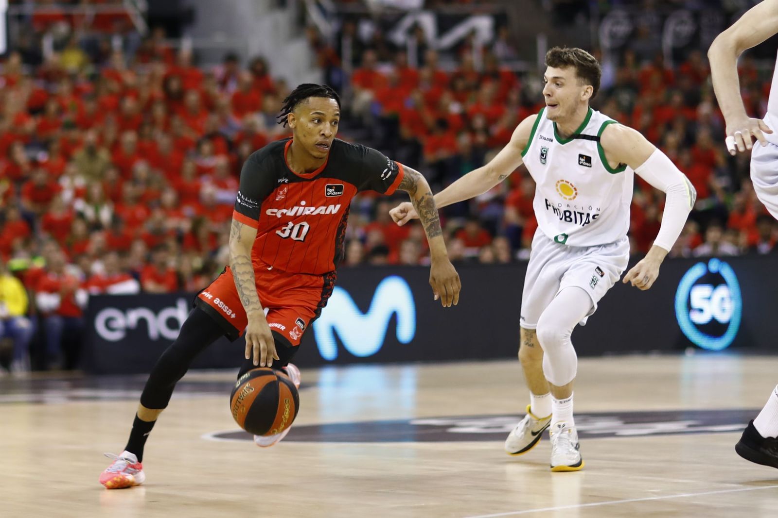 Joe Thomasson no estuvo acertado en ataque.