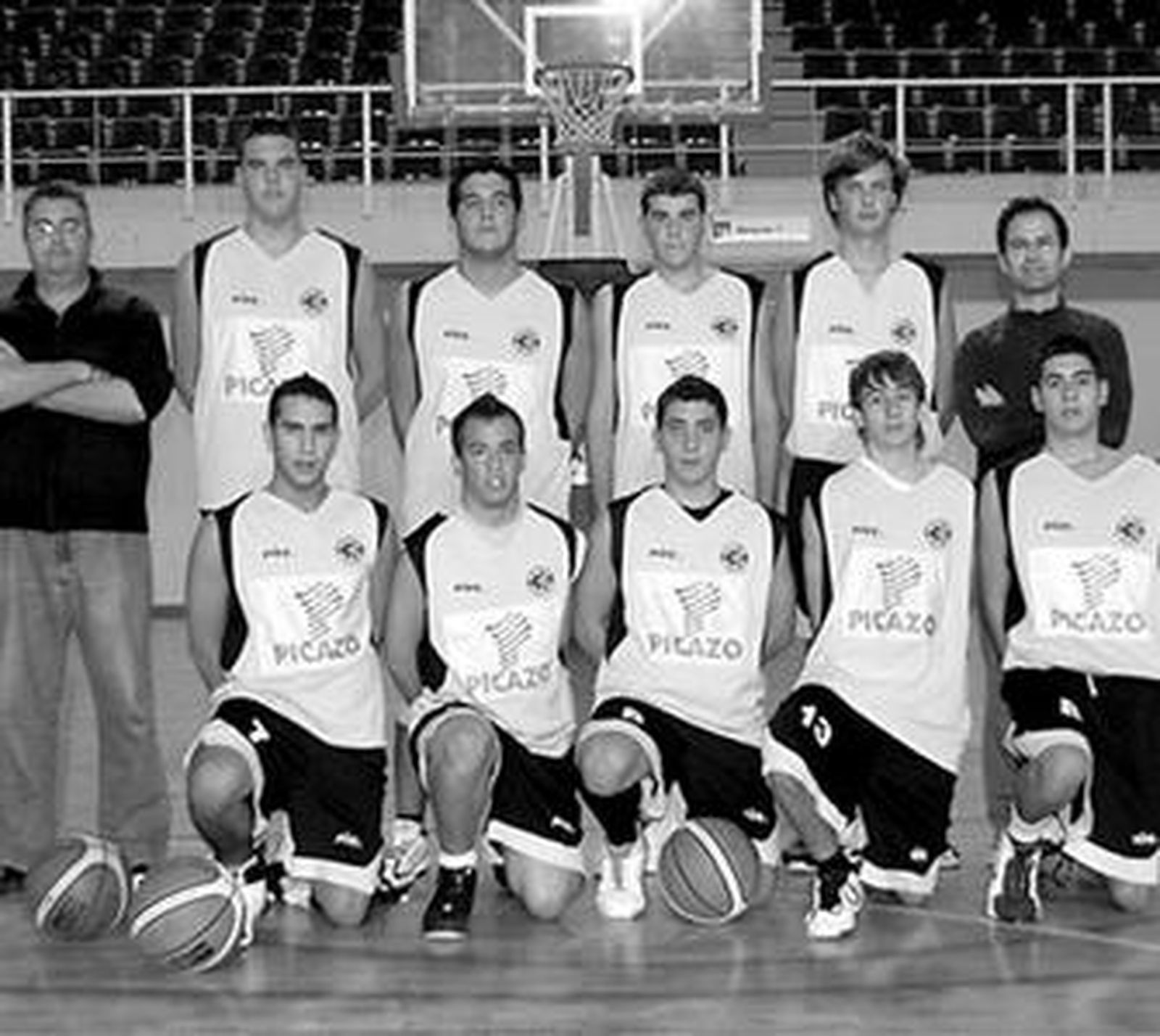 Formación de los juniors del Cristalería Picazo.